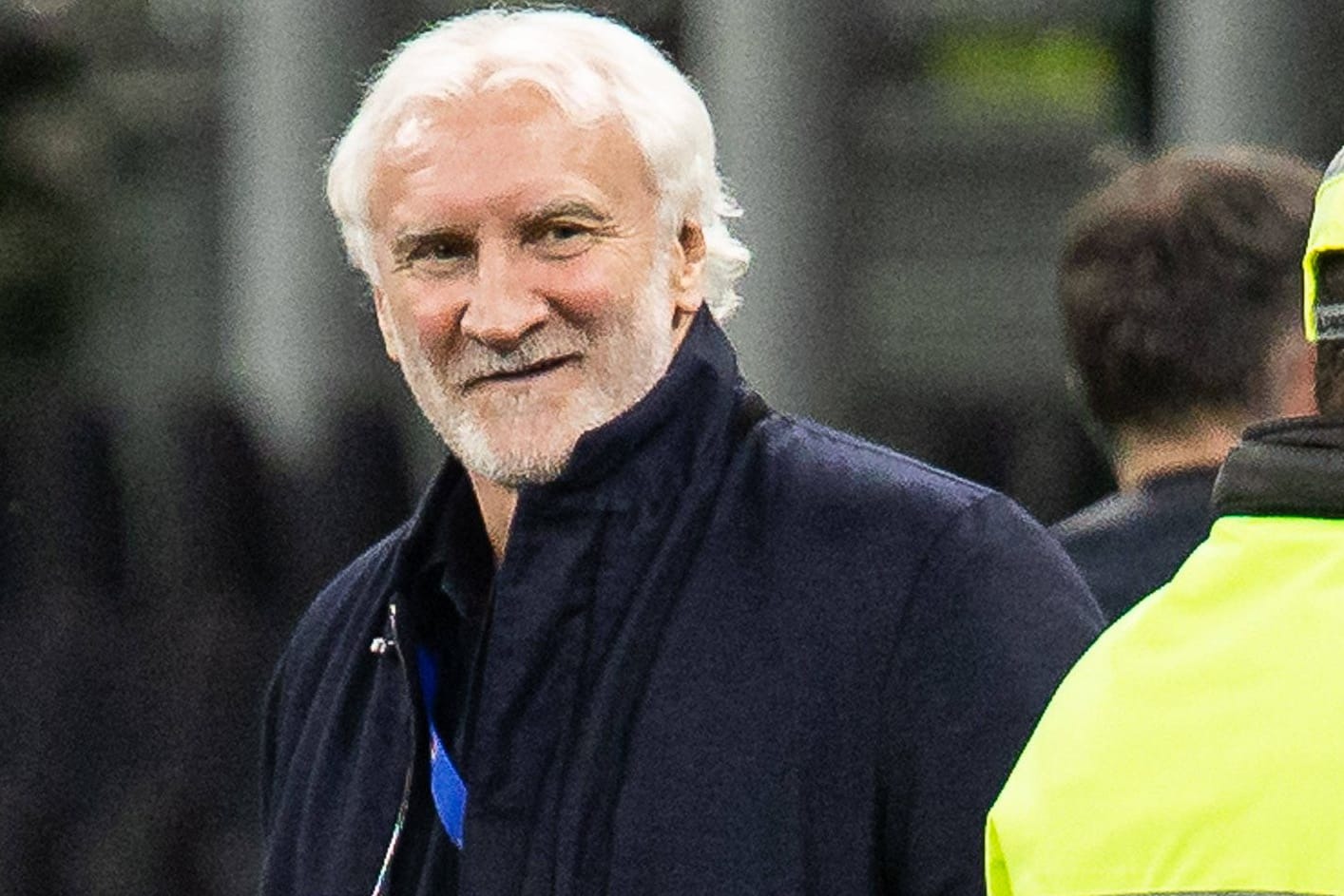 Bleibt er? DFB-Sportdirektor Rudi Völler am Rande des Länderspiels in Italien.