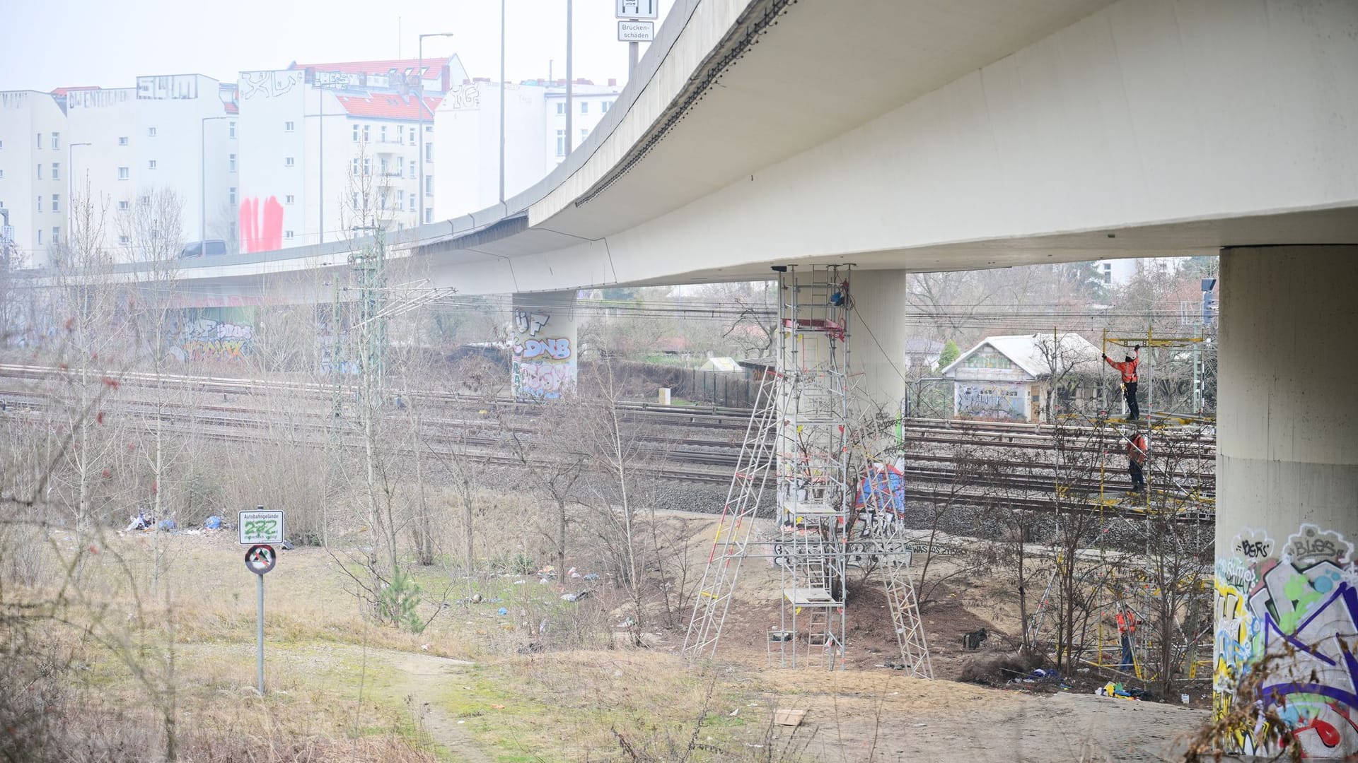 Brücke an A100 in Berlin wird untersucht