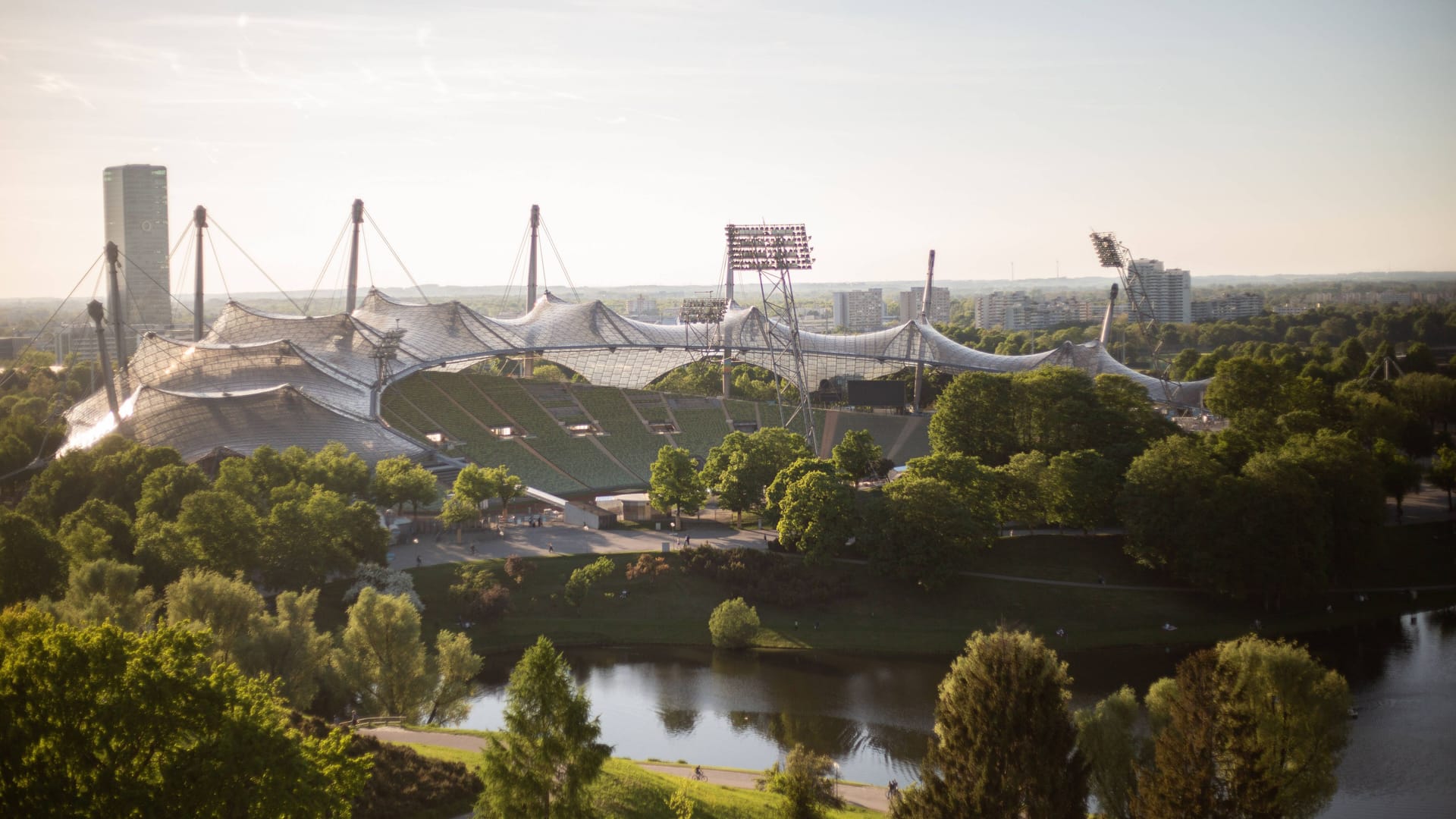 Sonnenschein über dem Olympiapark (Archivbild):