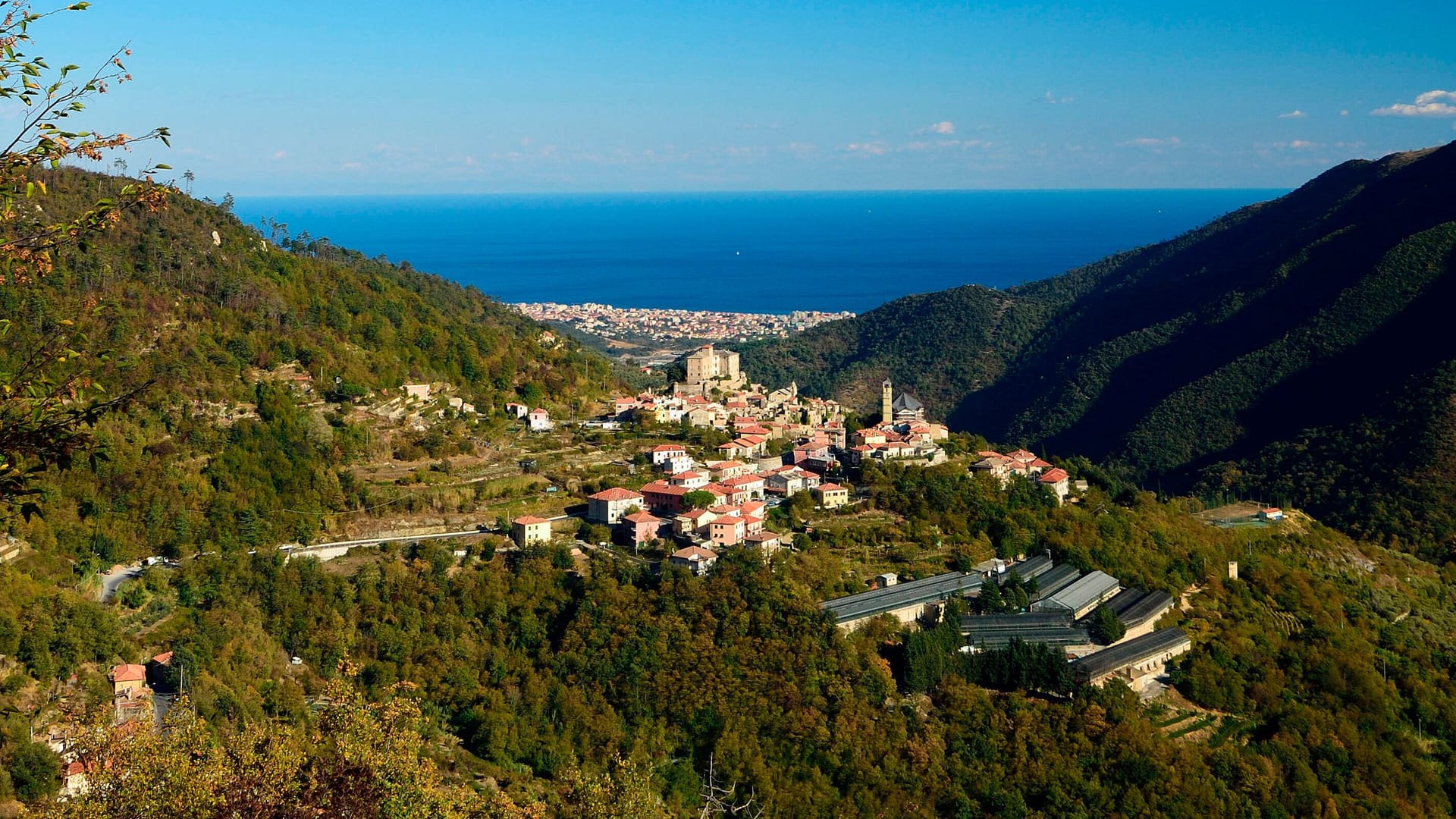 Blick auf Balestrino: Ein verlassenes Juwel Liguriens, das zweimal erbaut wurde.