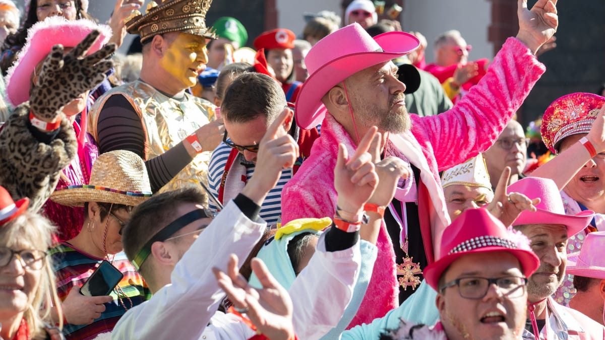 Frankfurt: Fastnachtsumzug begeistert Hunderttausende