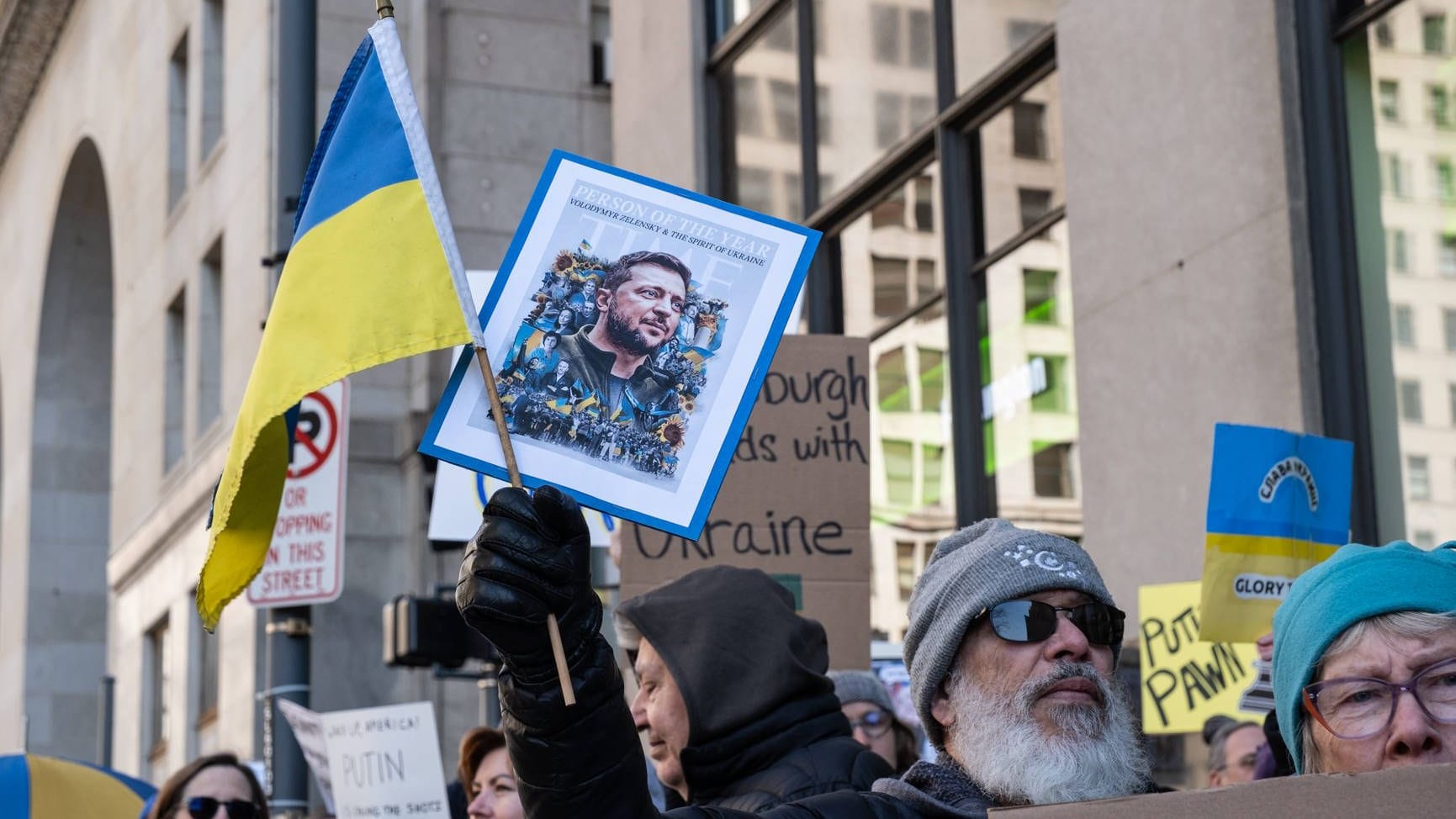 Pro-Ukraine-Demonstration in Pittsburgh, Pennsylvania: Die Proteste gegen Trumps Politik in den USA nehmen zu.