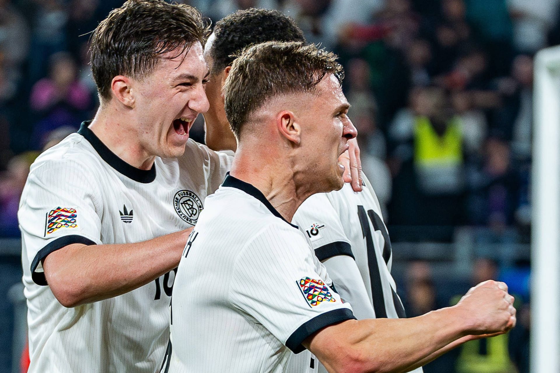 Jubel im deutschen Team: Die DFB-Auswahl setzte sich verdient gegen Italien durch.