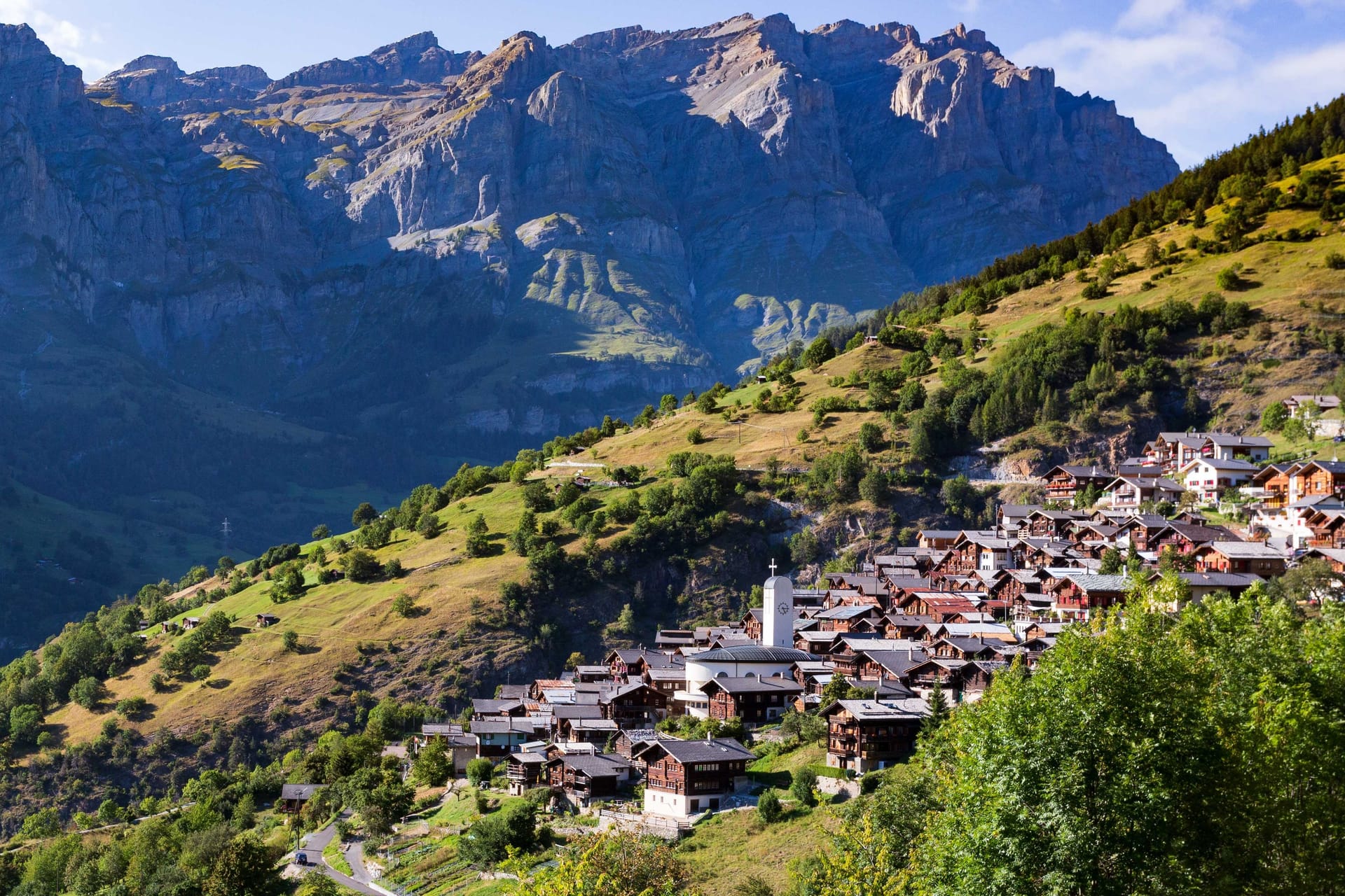 Das Alpendorf Albinen im Schweizer Kanton Wallis.