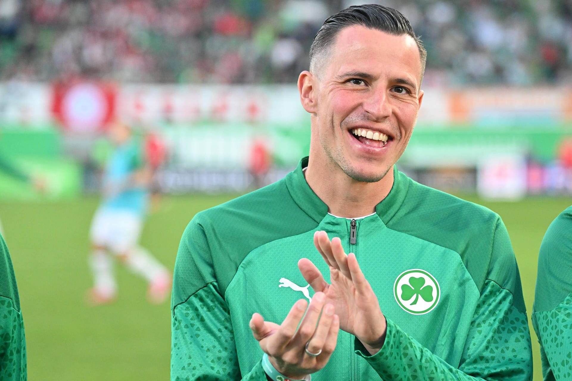 Edgar Prib: Der langjährige Bundesligaspieler spielte in Deutschland für Fürth, Düsseldorf und Hannover.