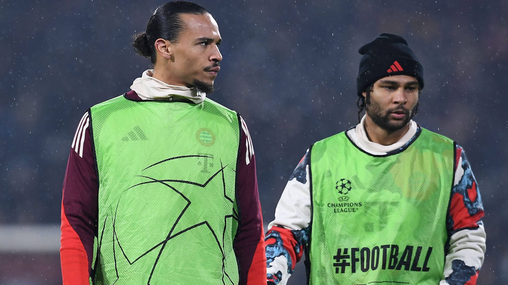 Zukunft beim FC Bayern ungewiss: Leroy Sané (l.) und Serge Gnabry.