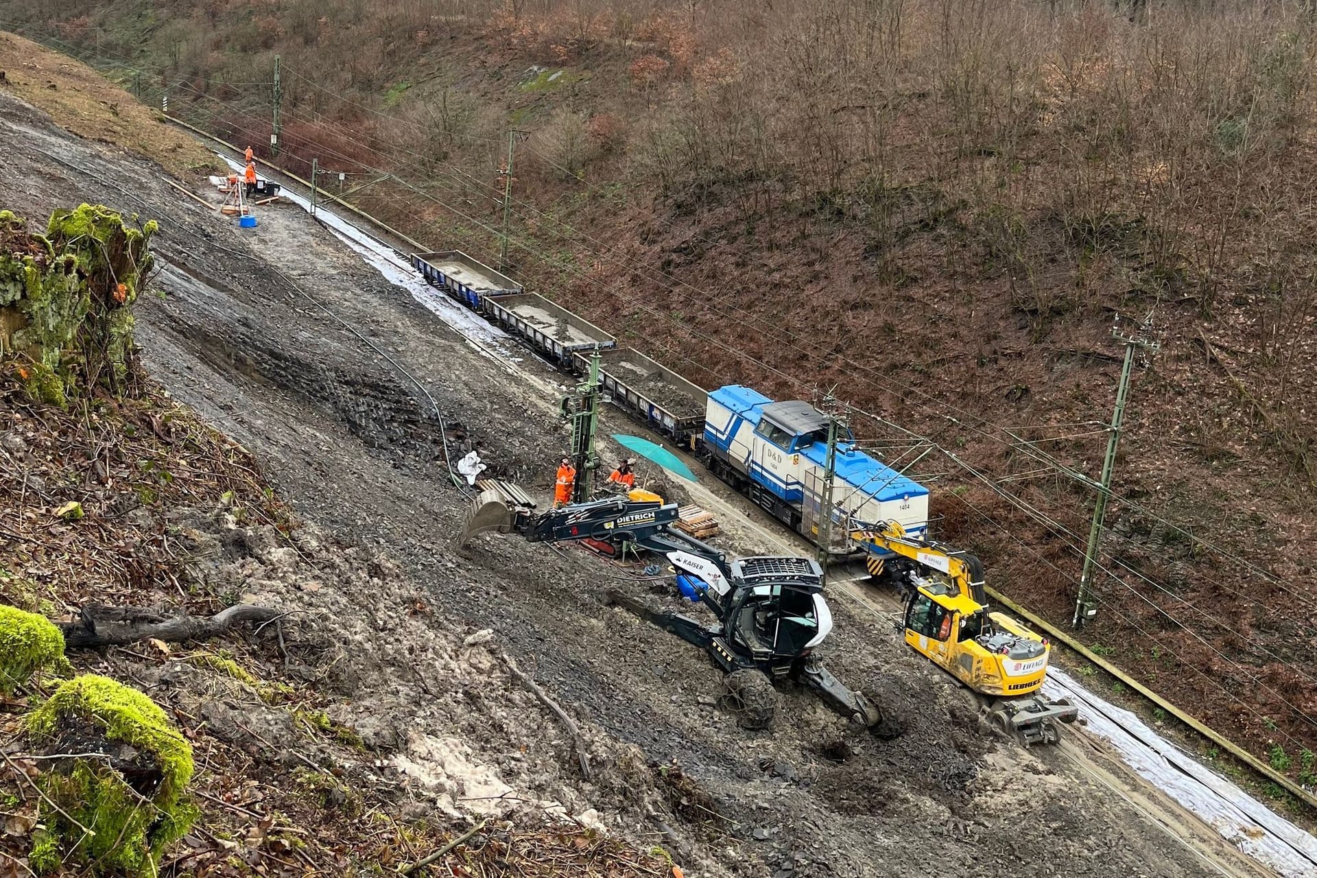 Nach einem Hangrutsch: Die S6-Trasse bei Ratingen