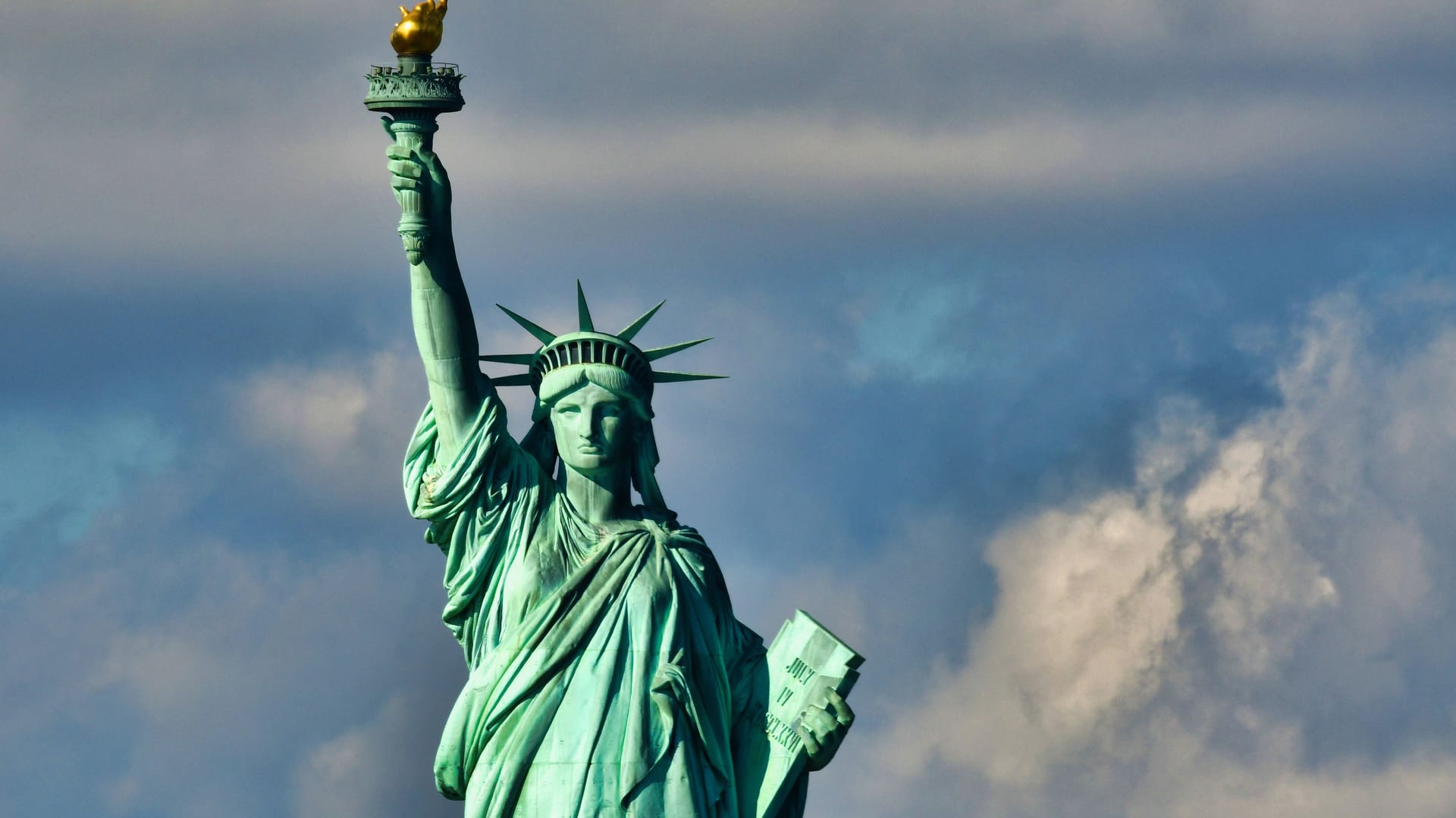 Symbol der Freiheit: Im Hafen von New York thront das 93 Meter hohe Monument.