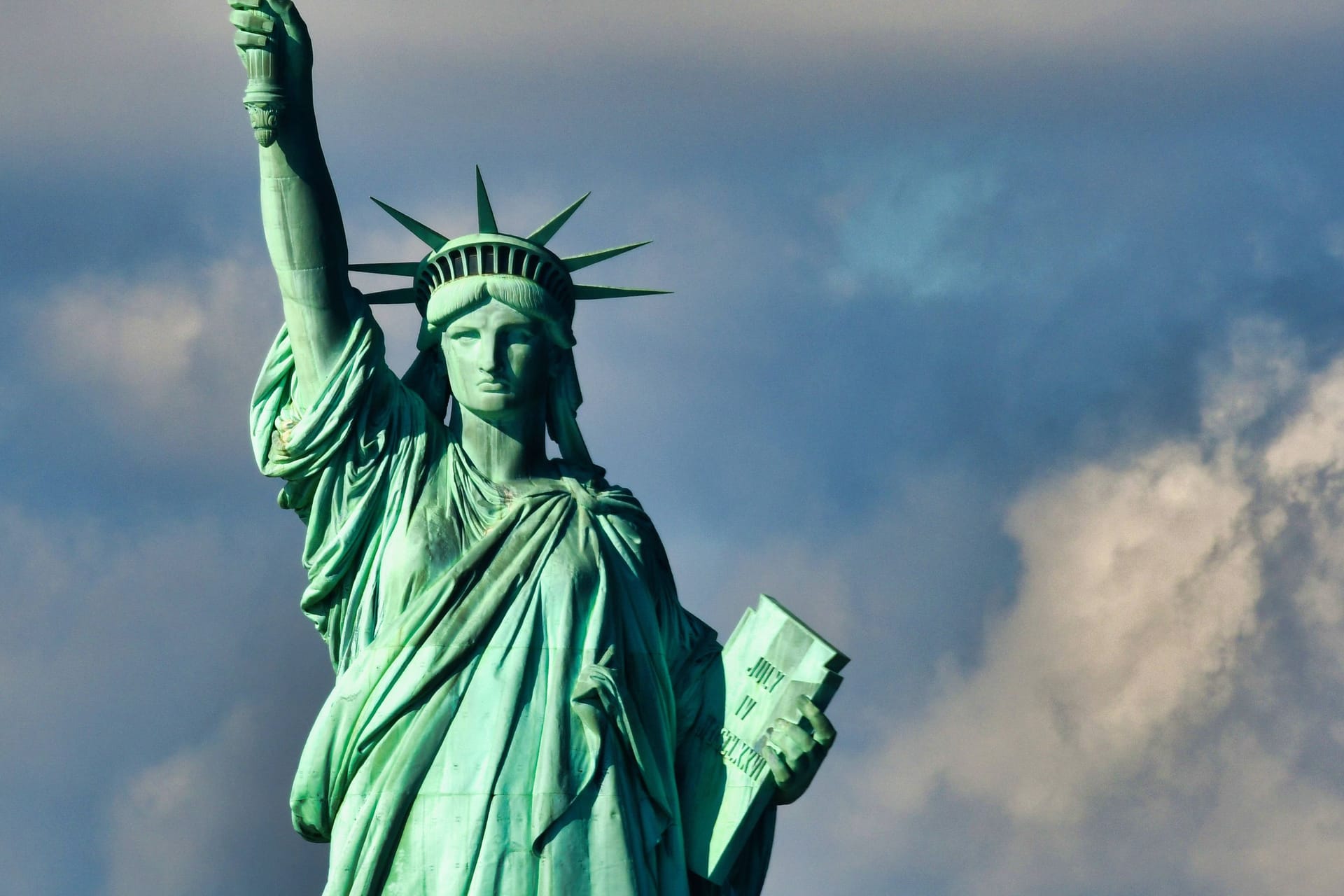 Symbol der Freiheit: Im Hafen von New York thront das 93 Meter hohe Monument.