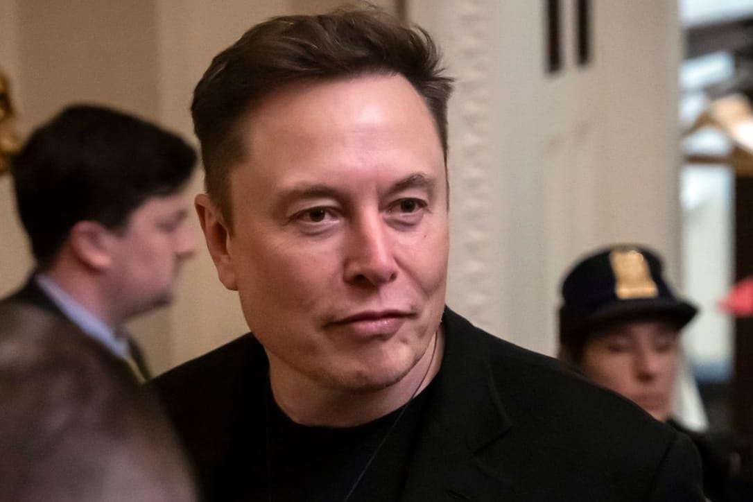 Elon Musk verlässt nach einem Treffen mit Republikanern im Senat das Kapitol.