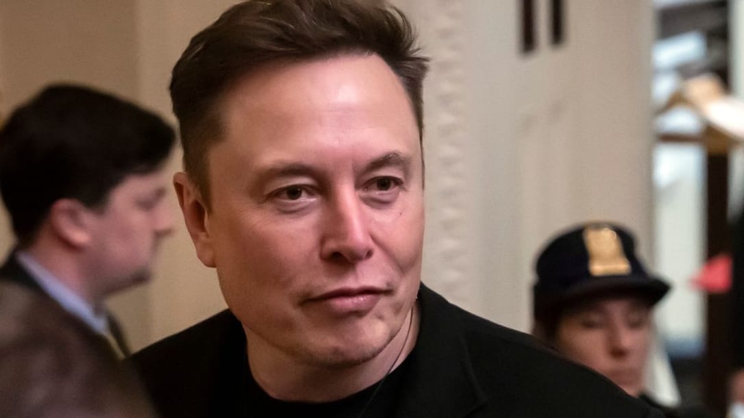 Elon Musk verlässt nach einem Treffen mit Republikanern im Senat das Kapitol.