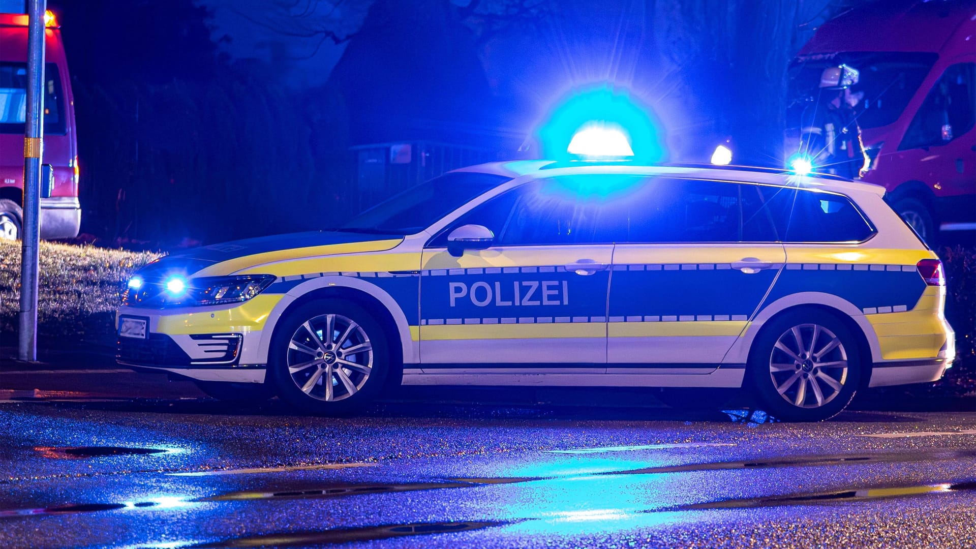 Einsatzfahrzeug der Polizei (Symbolbild): In Herne ist bei einem Polizeieinsatz ein Mann gestorben.