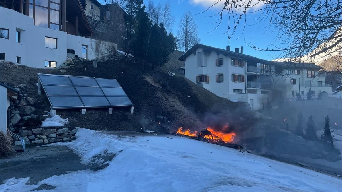 Die Absturzstelle: Das Flugzeug stürzte in der Nähe einer Siedlung ab.