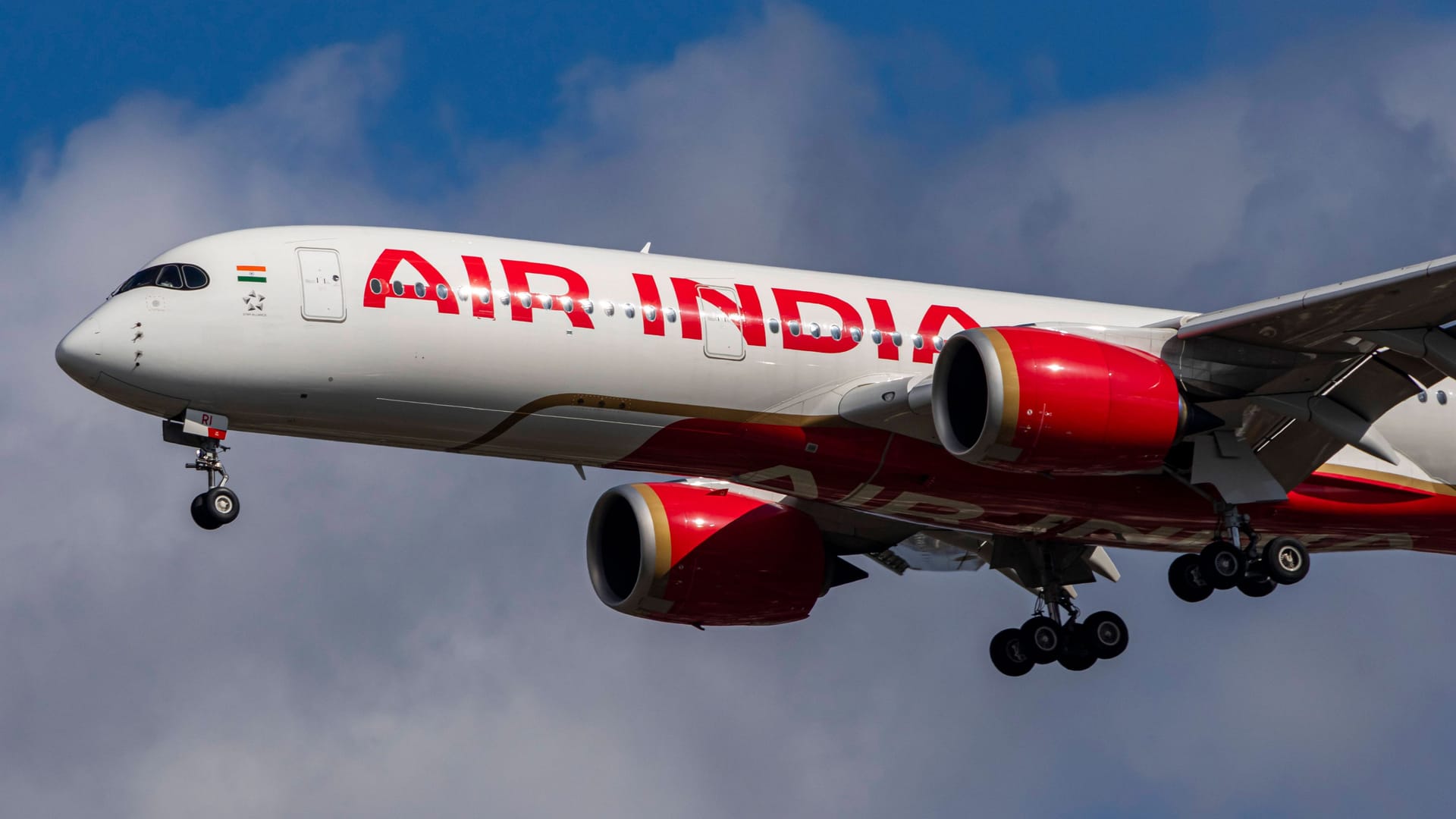 Ein Airbus der Air India (Symbolbild). Bei einem Langstreckenflug kam es zu Problemen mit elf von zwölf Toiletten.