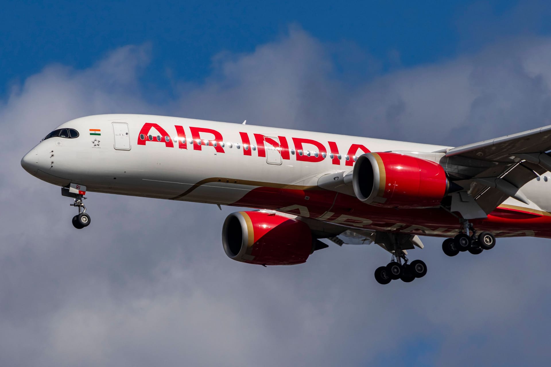 Ein Airbus der Air India (Symbolbild). Bei einem Langstreckenflug kam es zu Problemen mit elf von zwölf Toiletten.