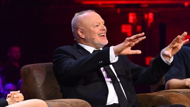 Entertainer Stefan Raab (m.): Der 58-Jährige war für den ESC-Vorentscheid 2025 verantwortlich.