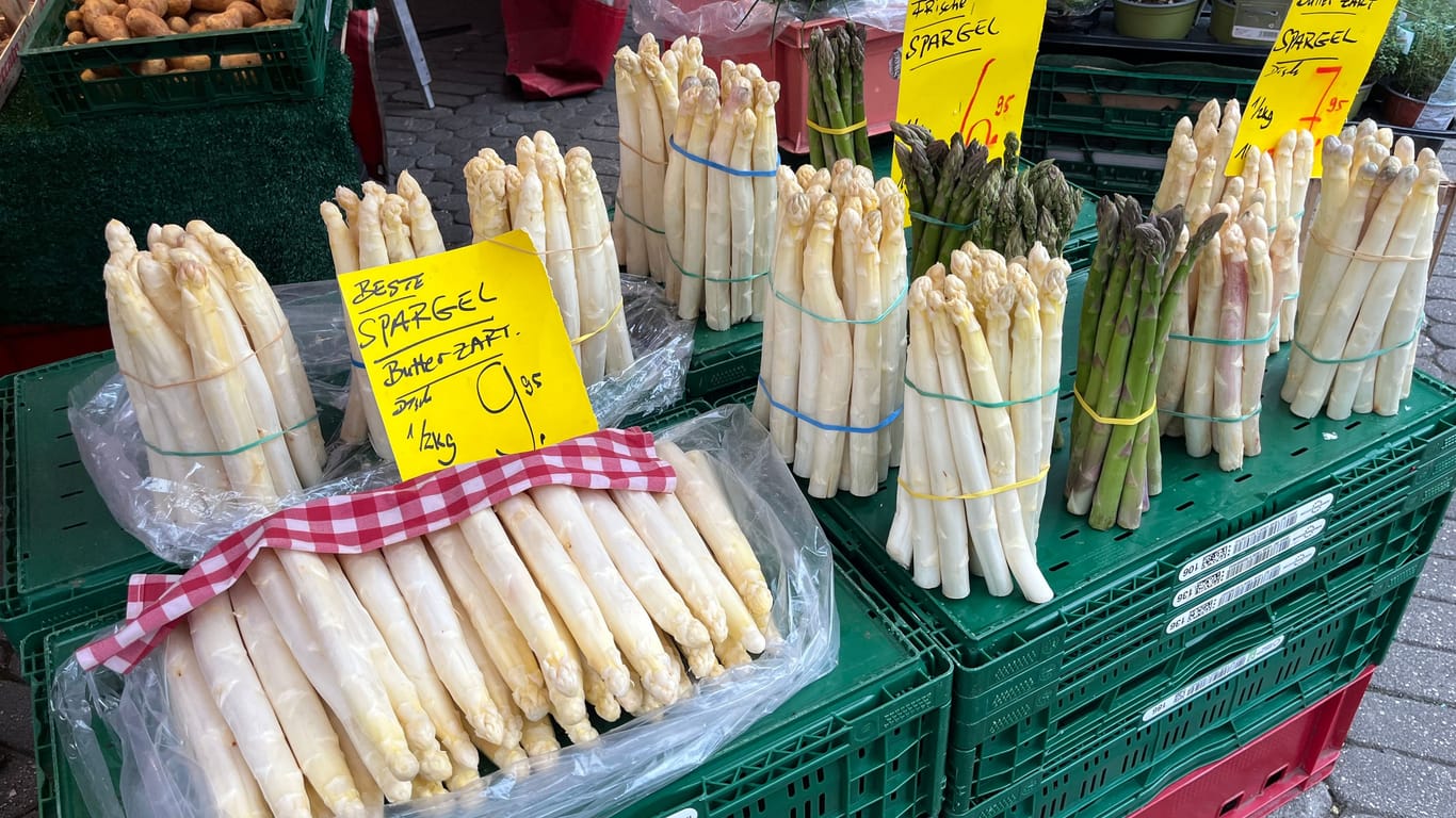 SpargelPreise auf Traditionsmarkt Bis zu 20 Euro pro Kilo
