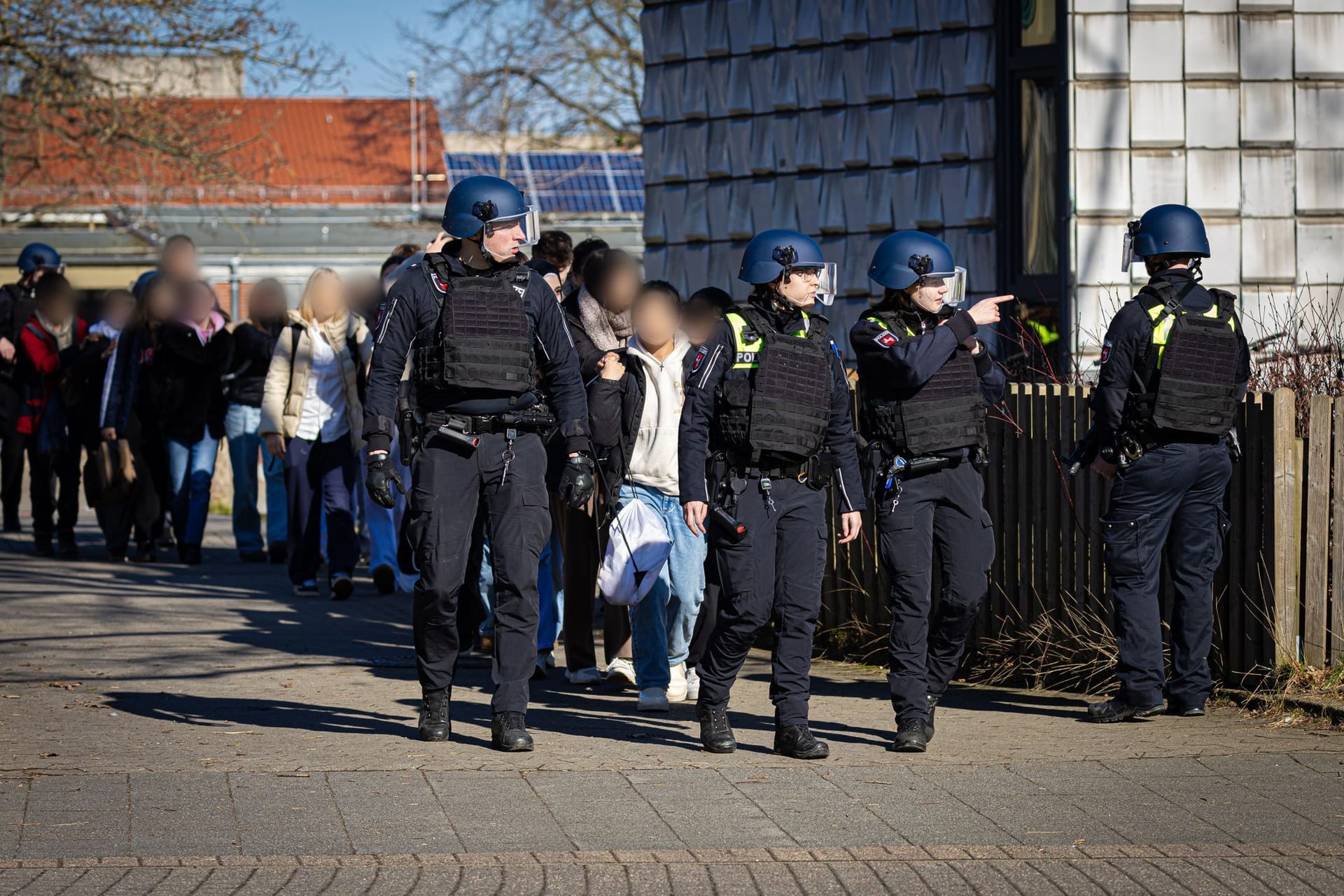 Polizei mit Großaufgebot: An einem Braunschweiger Gymnasium kam es zu einem Großeinsatz.