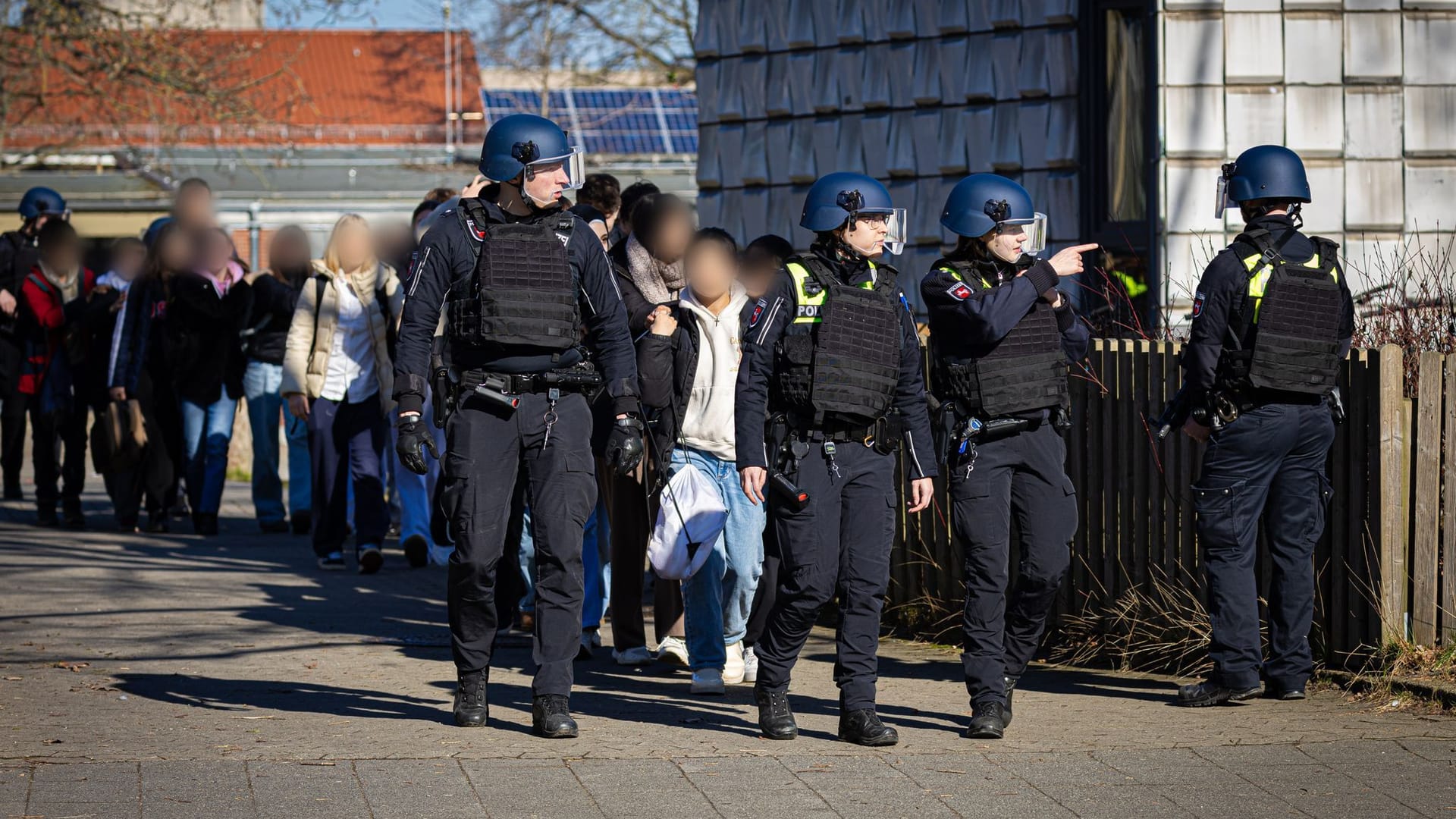 Polizei mit Großaufgebot: An einem Braunschweiger Gymnasium kam es zu einem Großeinsatz.