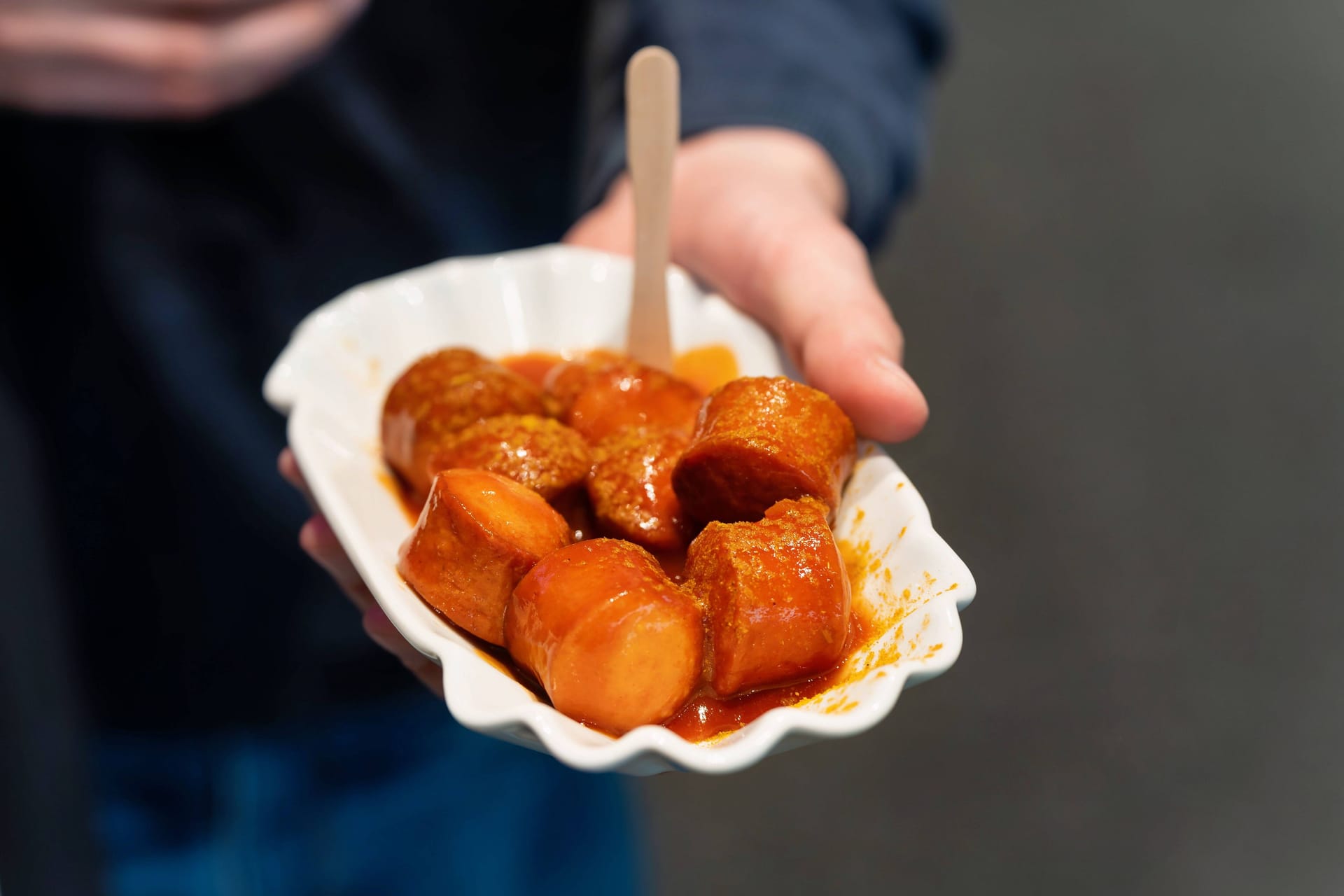 Die Currywurst von Volkswagen: Sie genießt eine große Beliebtheit bei den Angestellten.