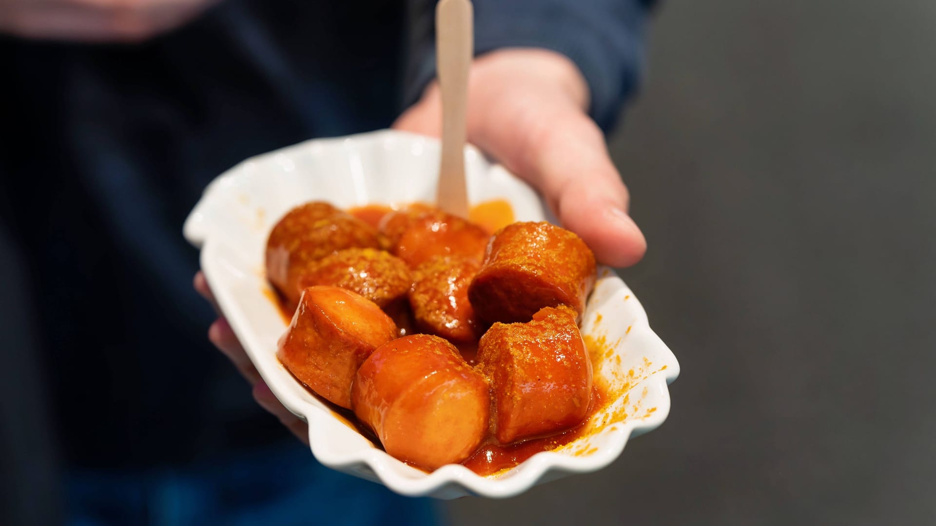 Die Currywurst von Volkswagen: Sie genießt eine große Beliebtheit bei den Angestellten.