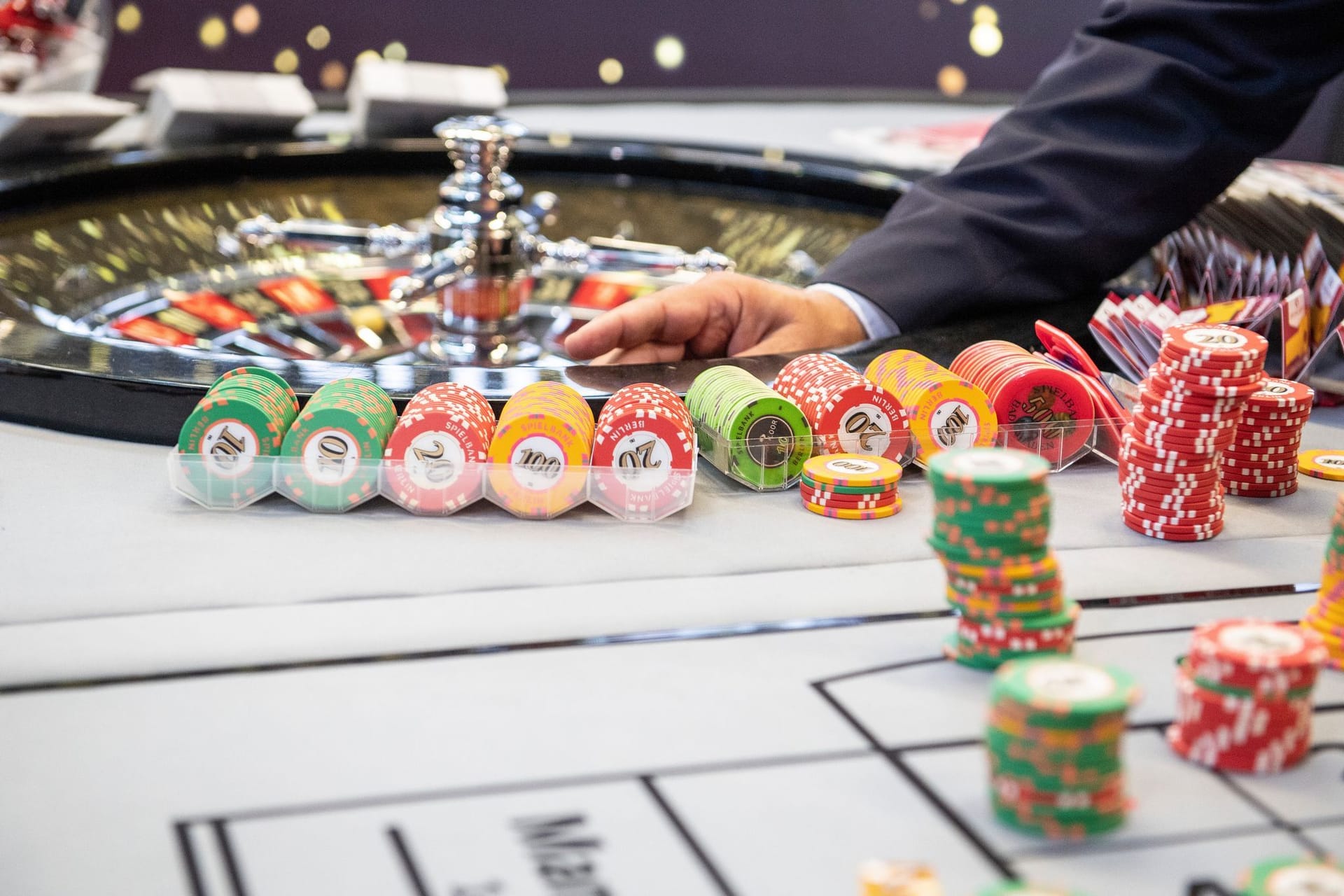 Ein Roulette-Tisch bei einer Messe am Stand einer Spielbank