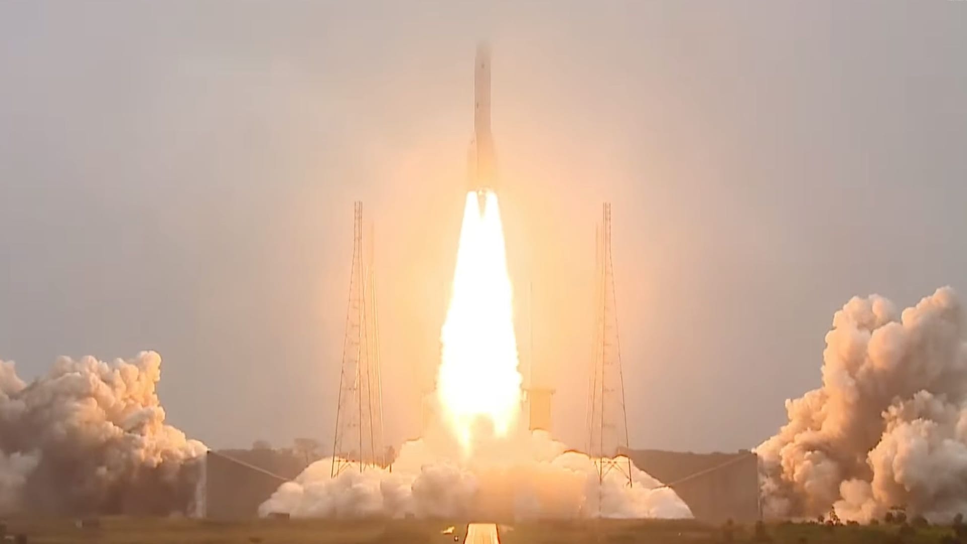 Die Ariane 6 hebt zu ihrem zweiten Flug ab.