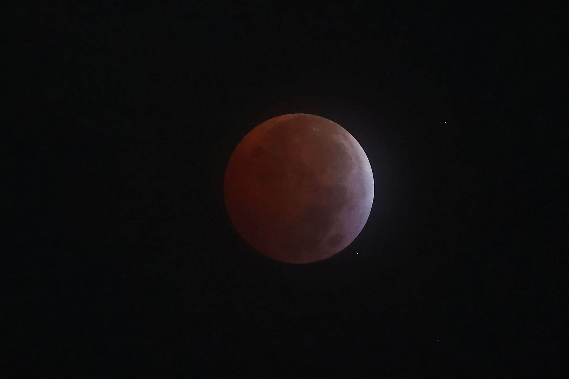 LUNAR-ECLIPSE/COLOMBIA