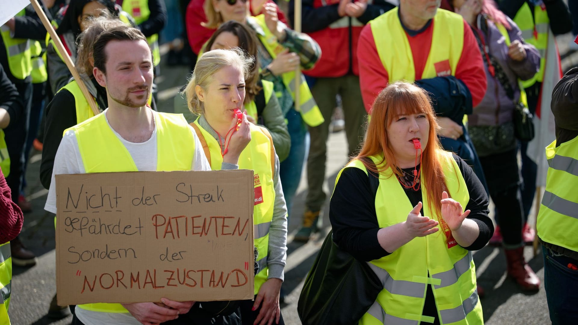 Warnstreik in Kliniken und Pflegeheimen - Köln