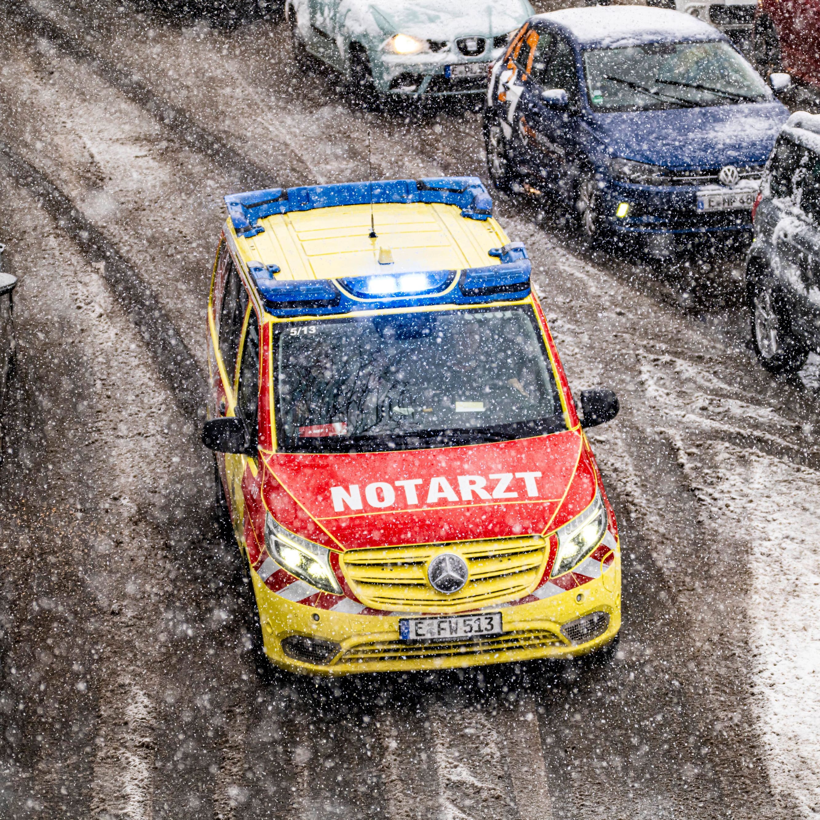 Winterwetter (Symbolbild): In den kommenden Tagen sinkt die Schneefallgrenze.