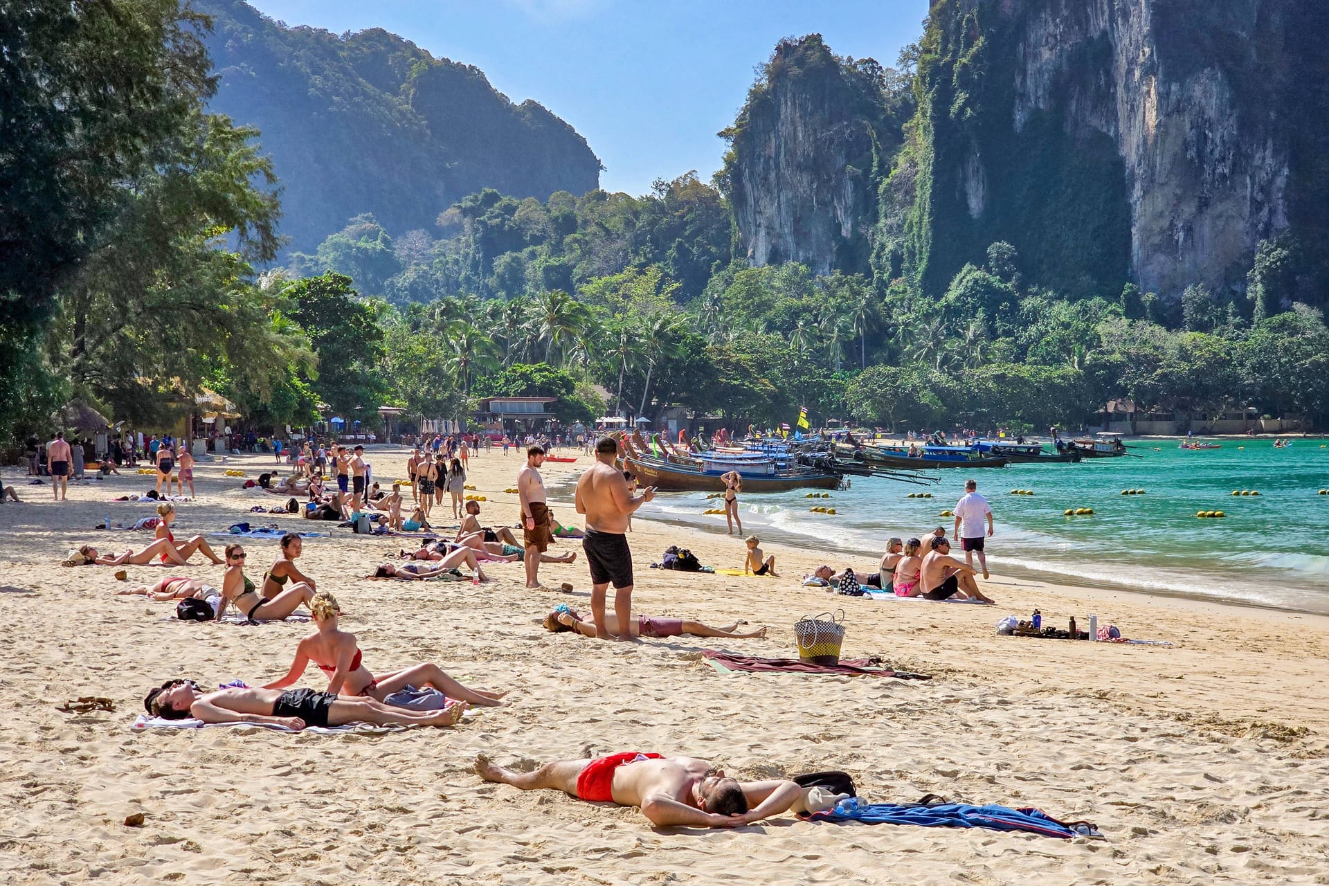 Railay Beach auf Krabi, Thailand: Momentan können sich Urlauber ohne Visum insgesamt 60 Tage im Land aufhalten.