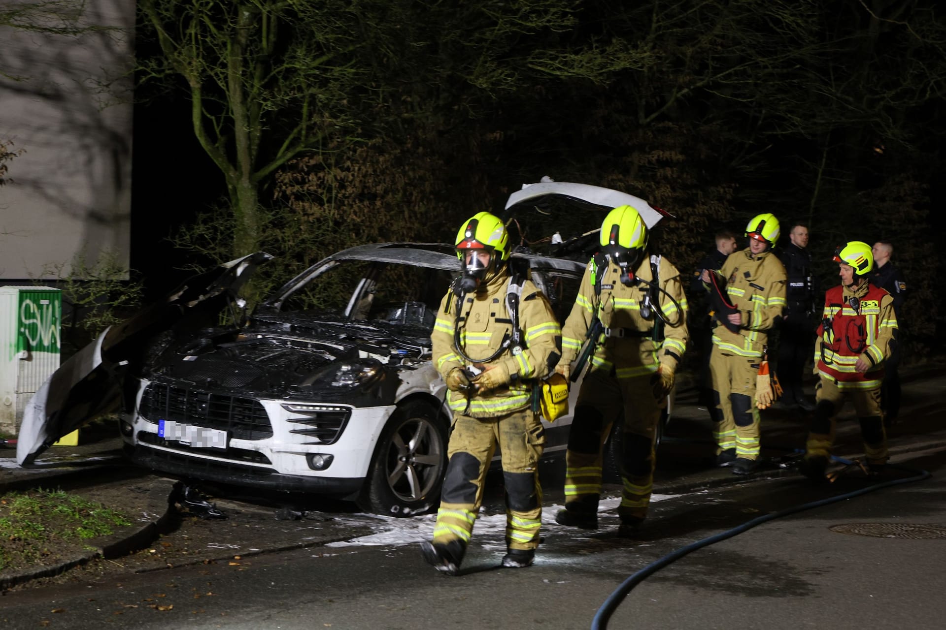 Ein Porsche Macan brannte vergangene Nacht in Bremen.