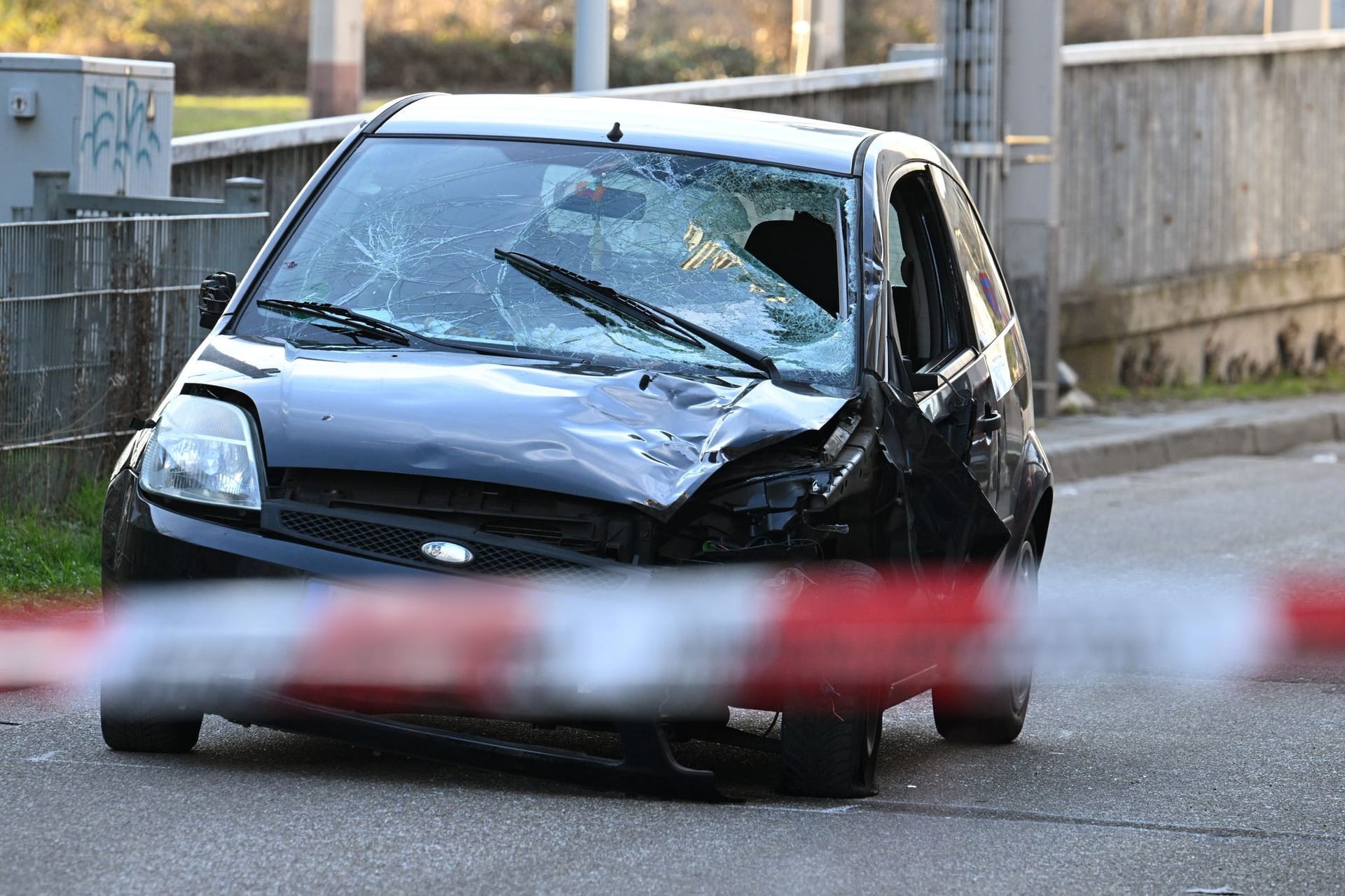 Auto fährt in Menschenmenge in Mannheim