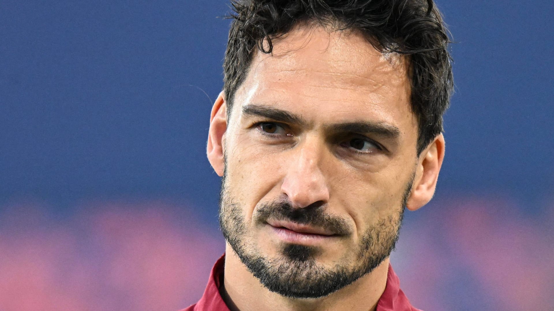 Mats Hummels: Der Innenverteidiger schaute am Freitag das Spitzenspiel in der Bundesliga.