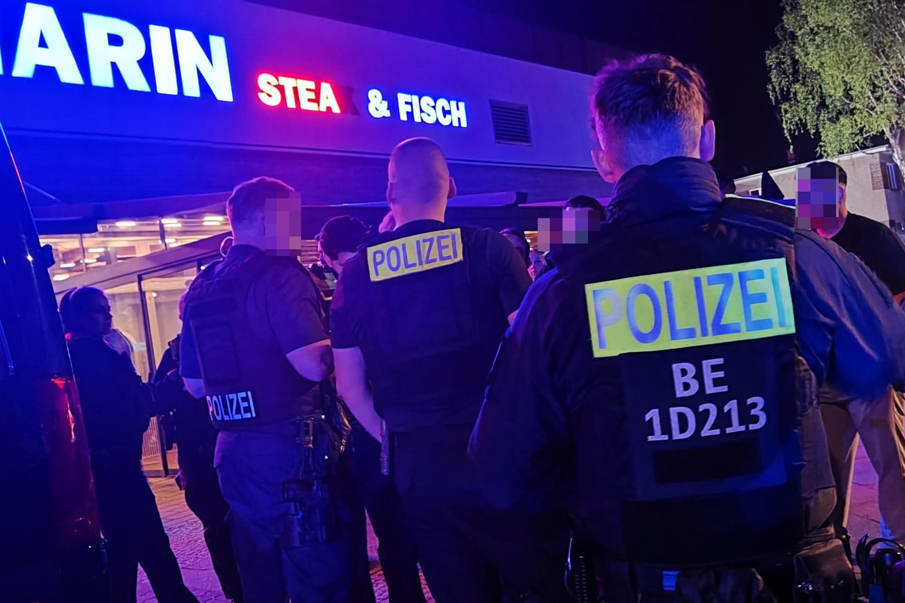 Großeinsatz in Neukölln: Bei einer Geburtstagsfeier im Clan-Milieu kam es offenbar zu einer Auseinandersetzung.
