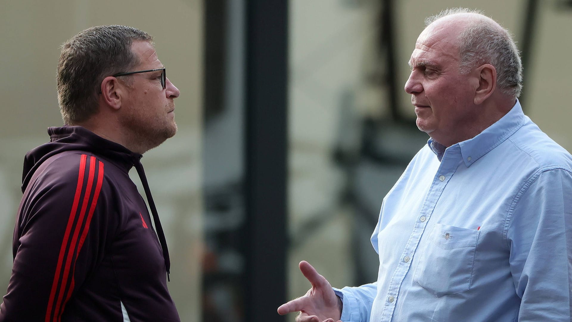 Max Eberl (links) und Uli Hoeneß: Es gibt Gerüchte über die Beziehung der beiden Bayern-Macher.