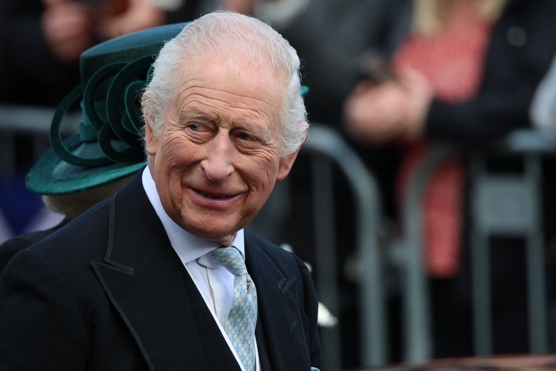 König Charles III.: Der britische König wird bei Trooping the Color geehrt.