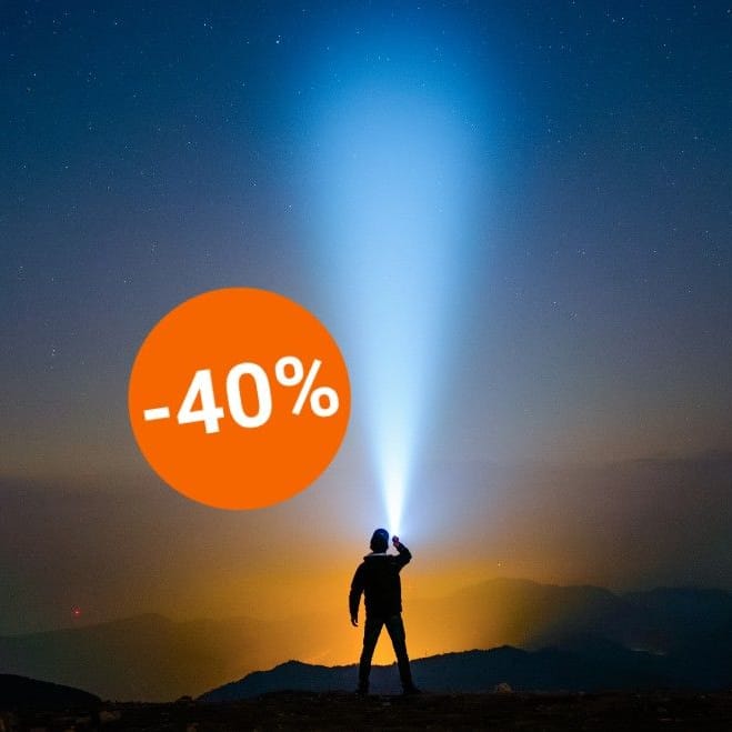 Extrem hell, vielseitig und robust: Bei Amazon ist eine Taschenlampe von Shadowhawk im Angebot (Symbolbild).