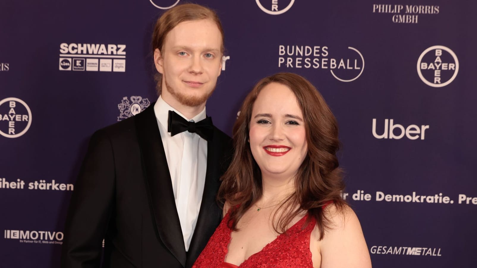 Ricarda Lang kam mit ihrem Ehemann Florian Wilsch.