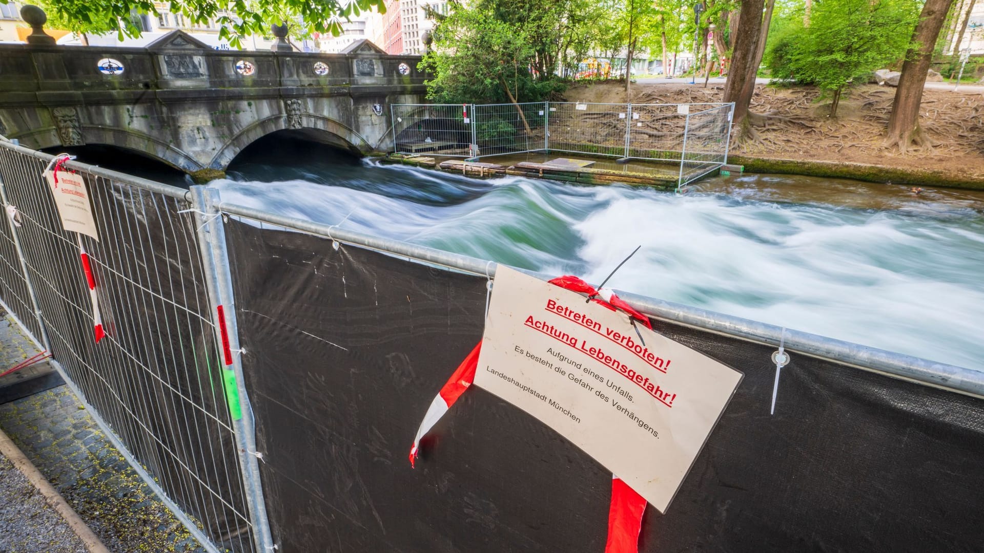 Eisbachwelle weiterhin gesperrt Eisbachwelle weiterhin gesperrt