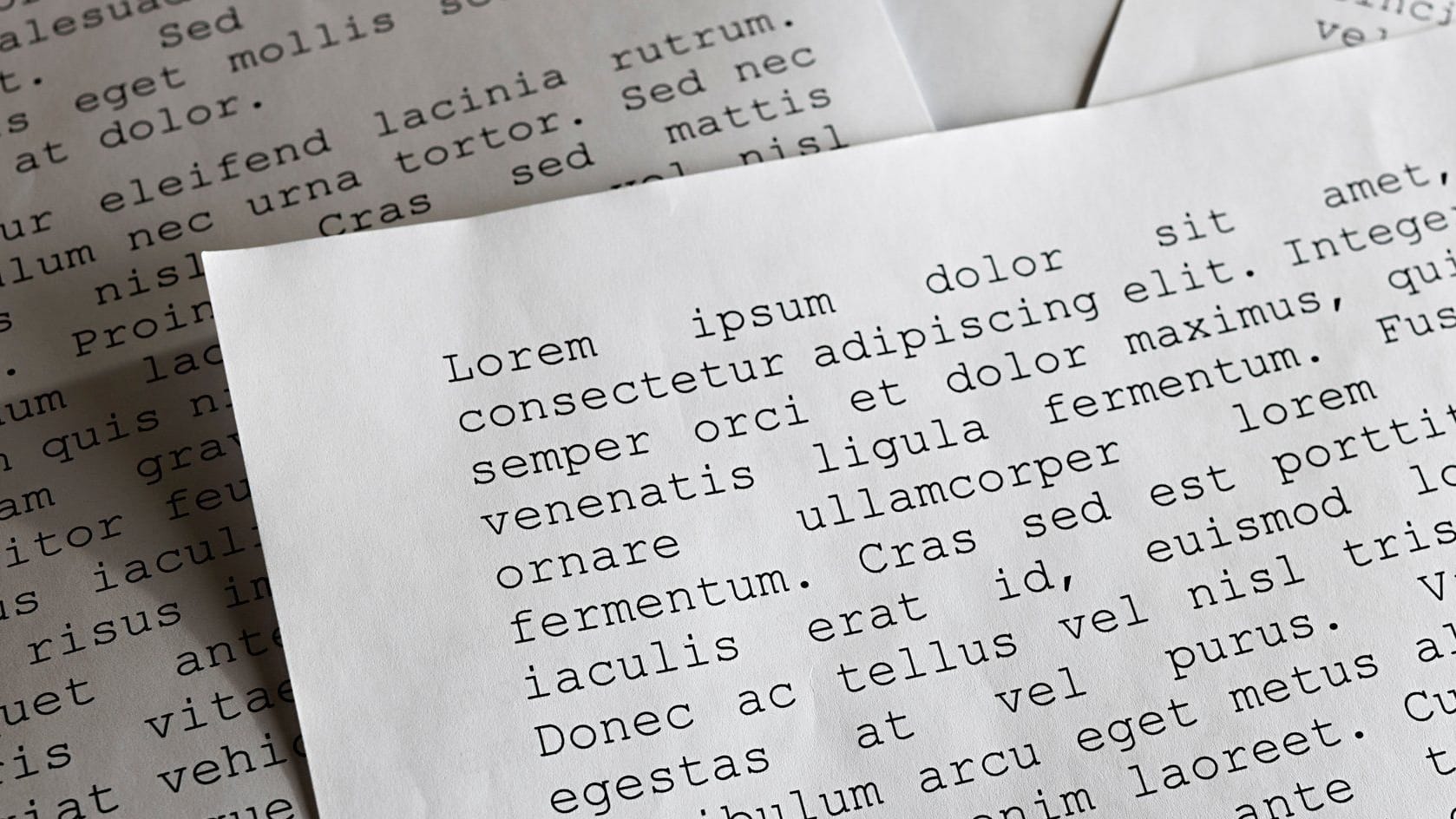 Ein Lorem Ipsum wird häufig von Designern und Schriftstellern verwendet.