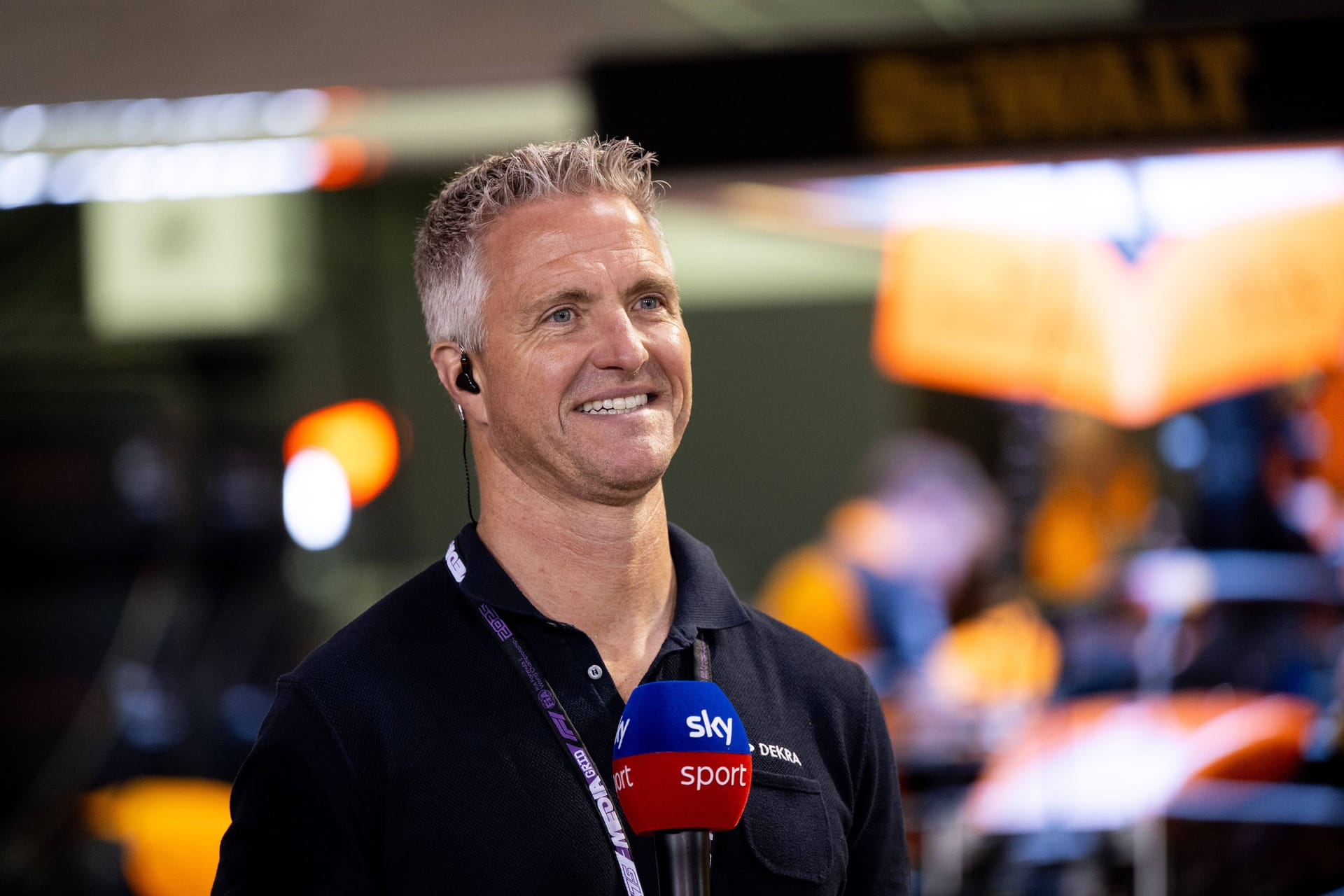 Ralf Schumacher: Der Bruder von Rekordweltmeister Michael Schumacher ging zwischen 1997 und 2007 in der Formel 1 an den Start und konnte sechs Rennen gewinnen. Heute ist Schumacher für den TV-Sender Sky als Experte im Einsatz. Neben Motorsport bezeichnet Schumacher Weine als seine "große Leidenschaft". In Zusammenarbeit mit einem Weingut stellt er selbst Weine her und vertreibt sie.