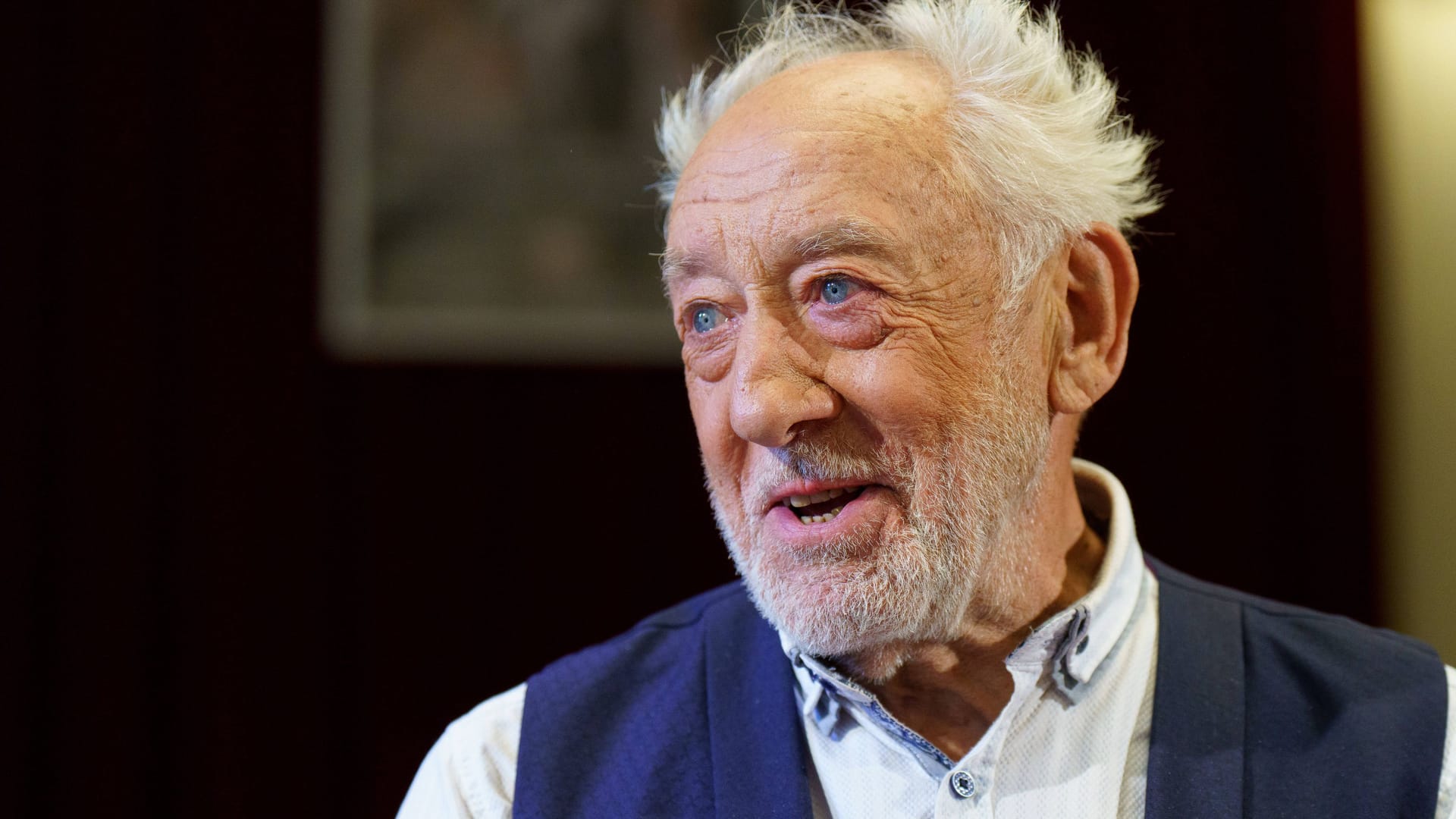 Dieter Hallervorden: Der Kabarettist übt Kritik am Bundeskanzler.