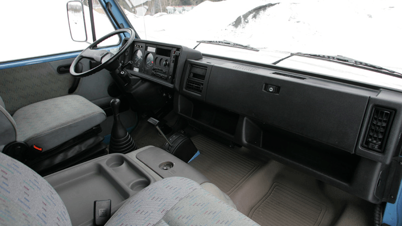 Aufgeräumt: Das Cockpit des ersten LT in seiner Form ab 1983.