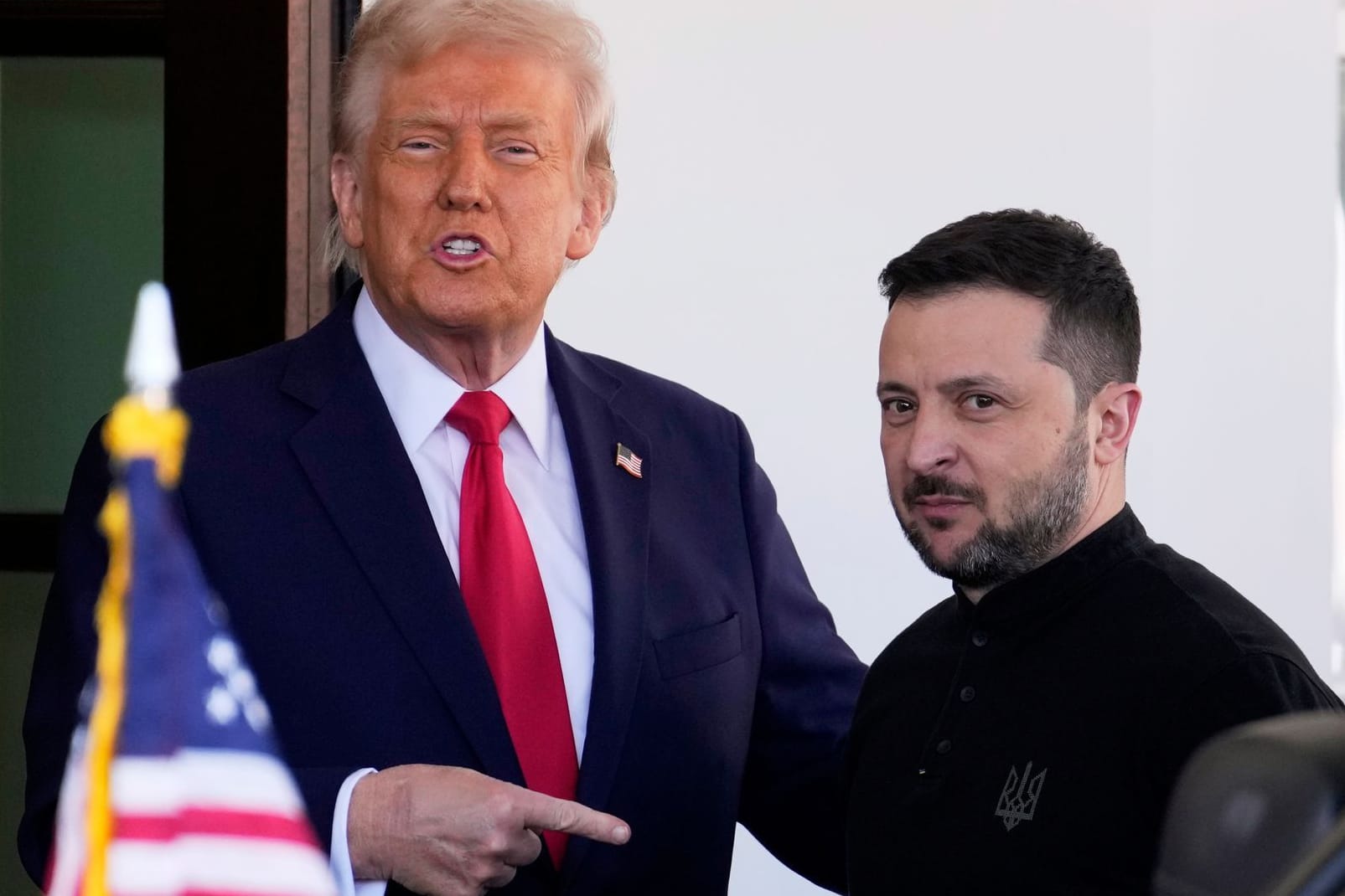 Präsident Trump (l.) heißt sein ukrainisches Gegenüber Selenskyj im Weißen Haus willkommen (Archivbild).