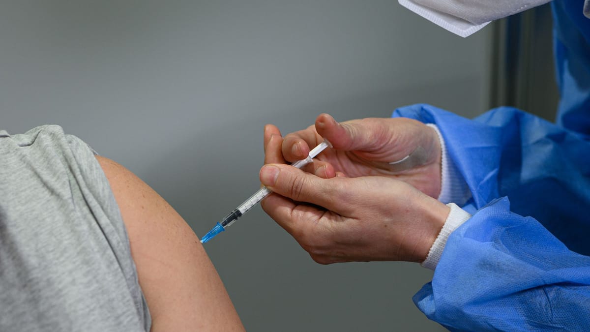 Zweimal Piks im gleichen Arm: Bessere Wirkung bei Impfungen