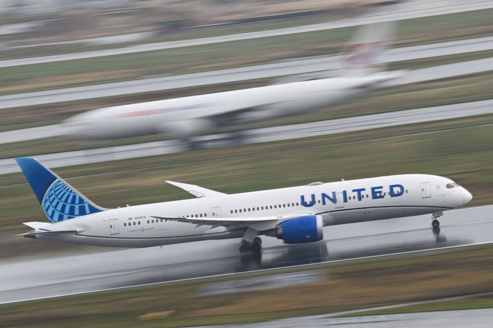 United Airlines United Airlines