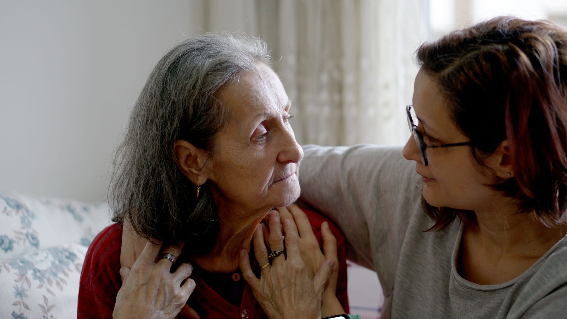Alzheimer: Die Erkrankung geht mit fortschreitenden Gedächtnis- und Denkstörungen einher.