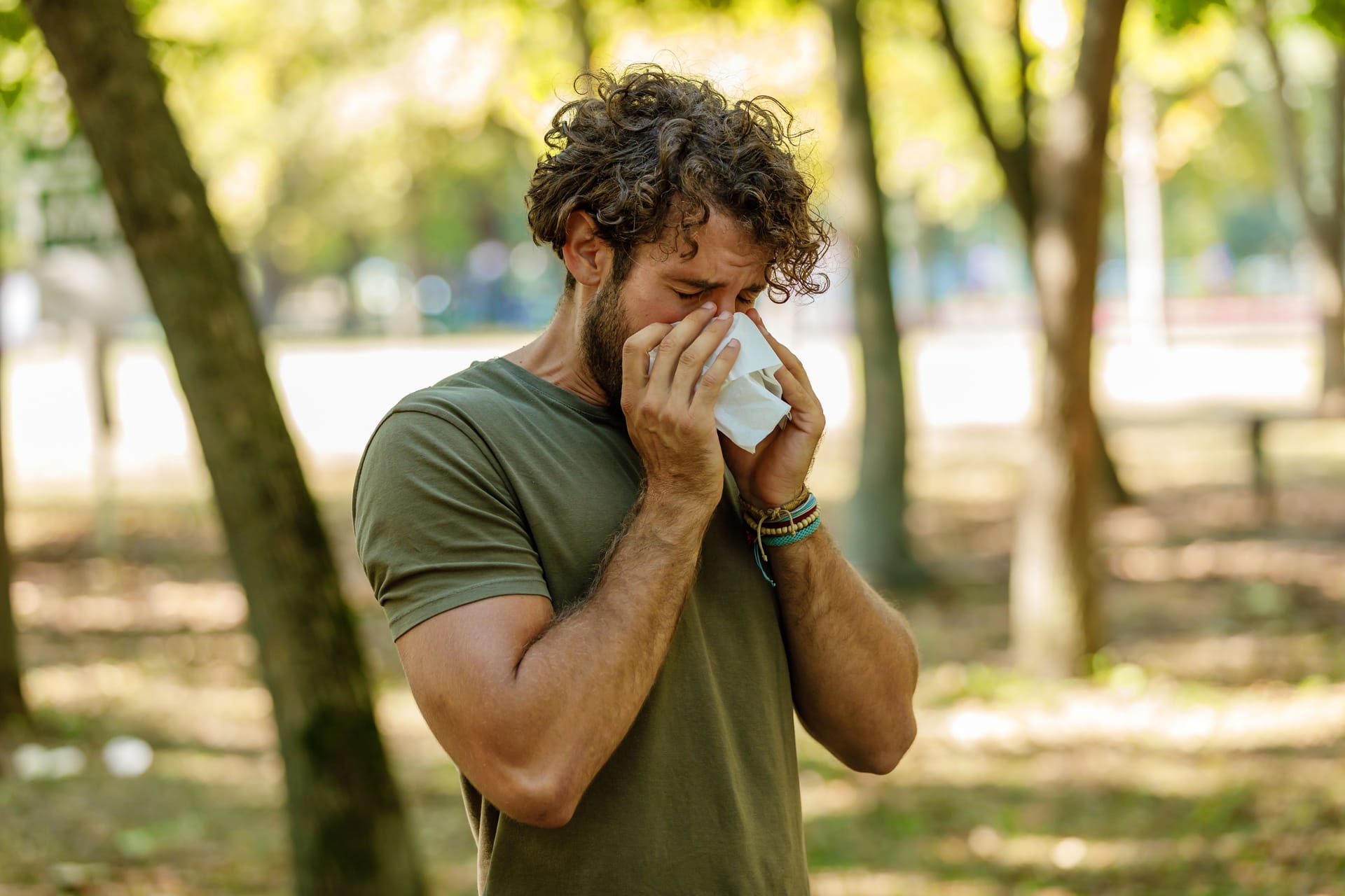 Juckende Augen, laufende Nase: In der Pollensaison leiden viele unter Allergiebeschwerden. Juckende Augen, laufende Nase: In der Pollensaison leiden viele unter Allergiebeschwerden.