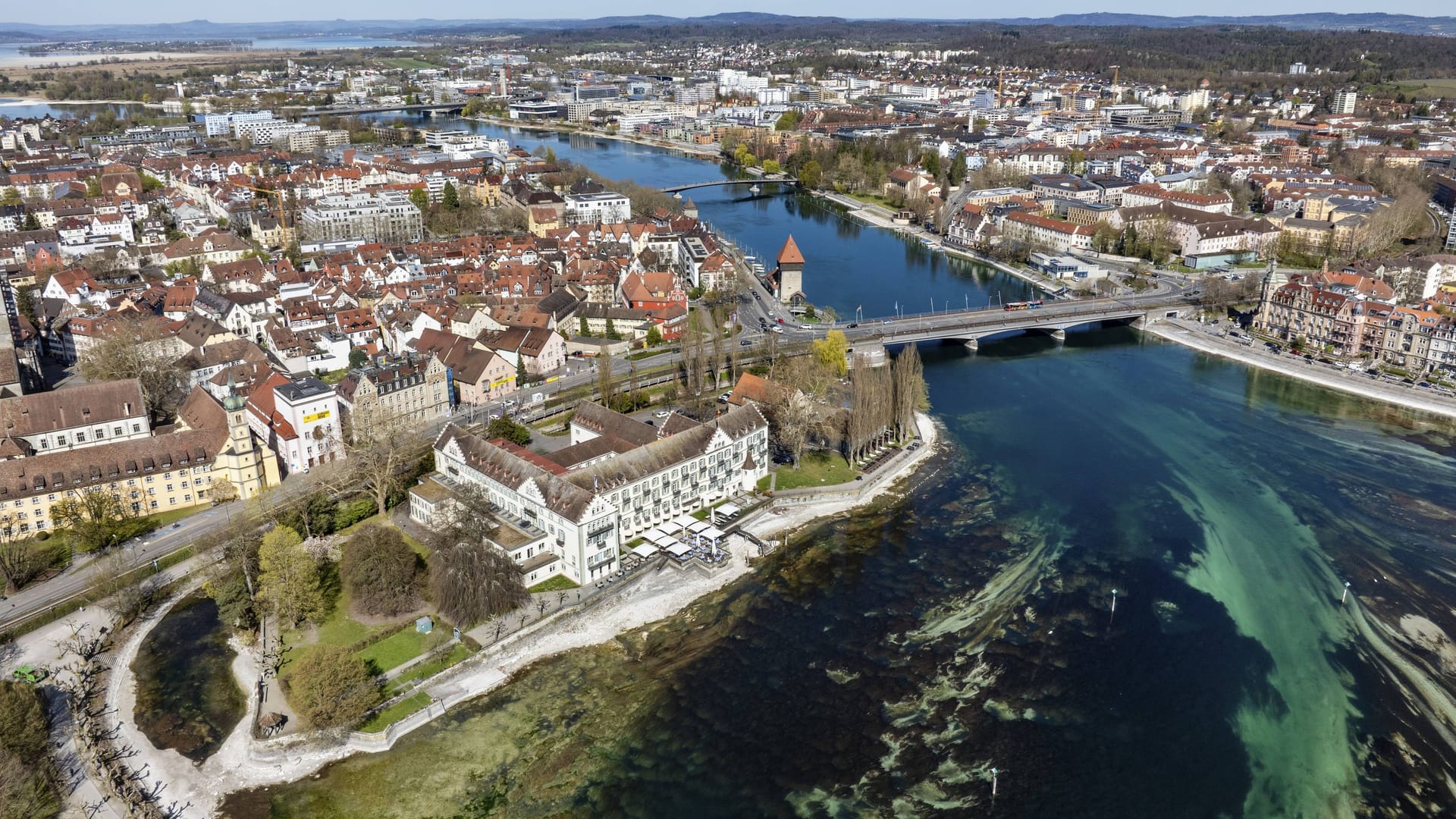 Altstadt von Konstanz am Bodensee: Im Bodensee liegen mehr als 100 Leichen.